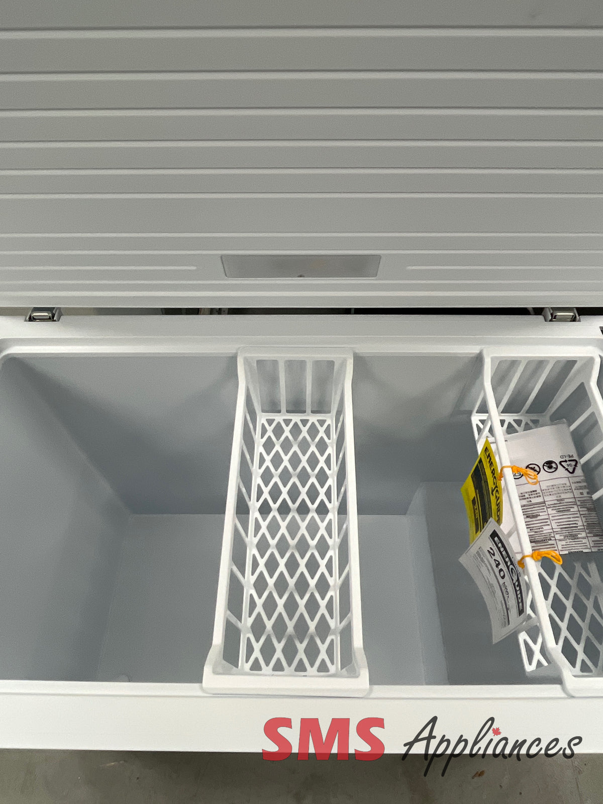 Open Box Freezers FFCS1062AW Frigidaire - Image 2