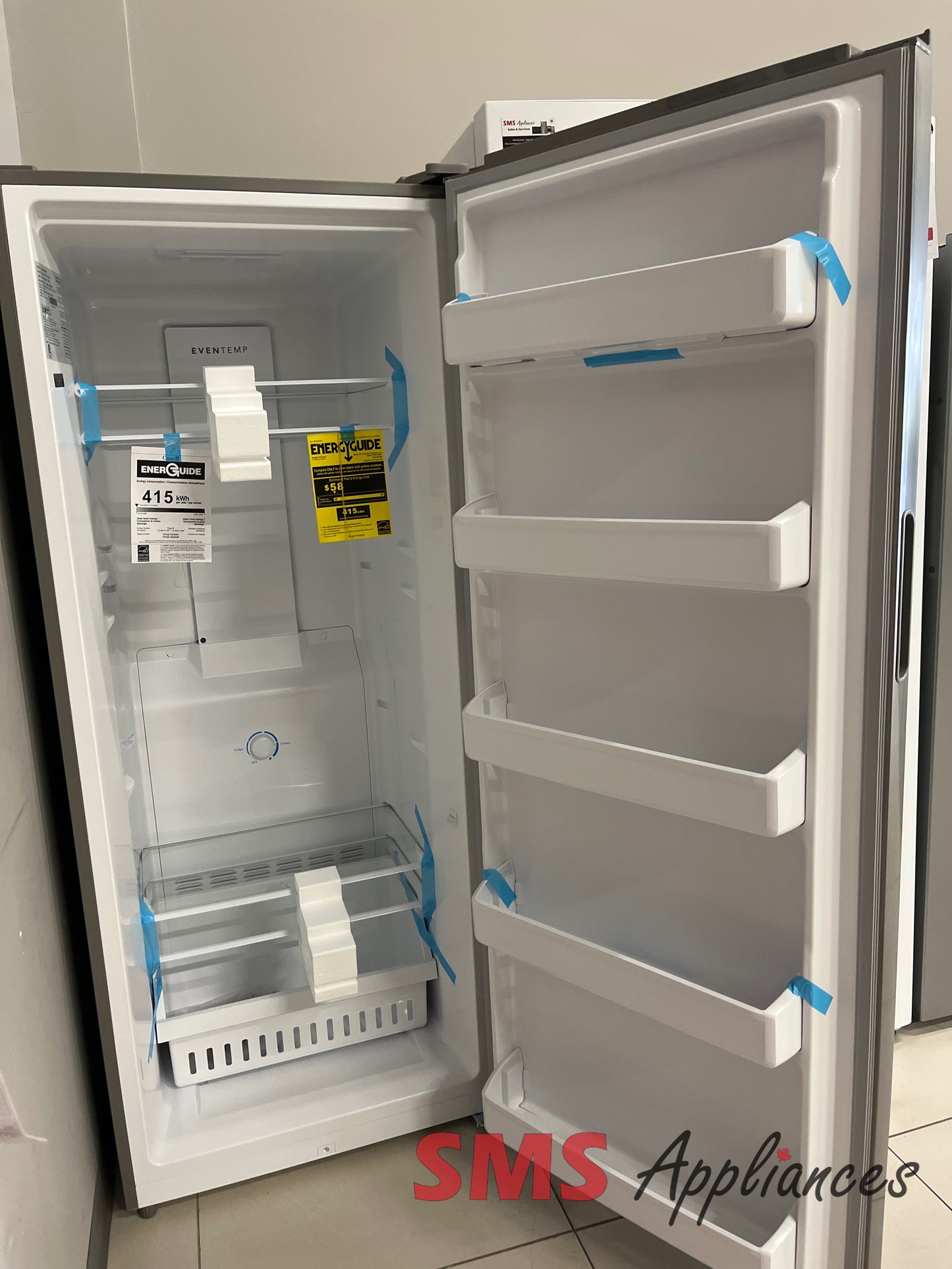 Open Box Freezers FFUE1626AV Frigidaire - Image 4