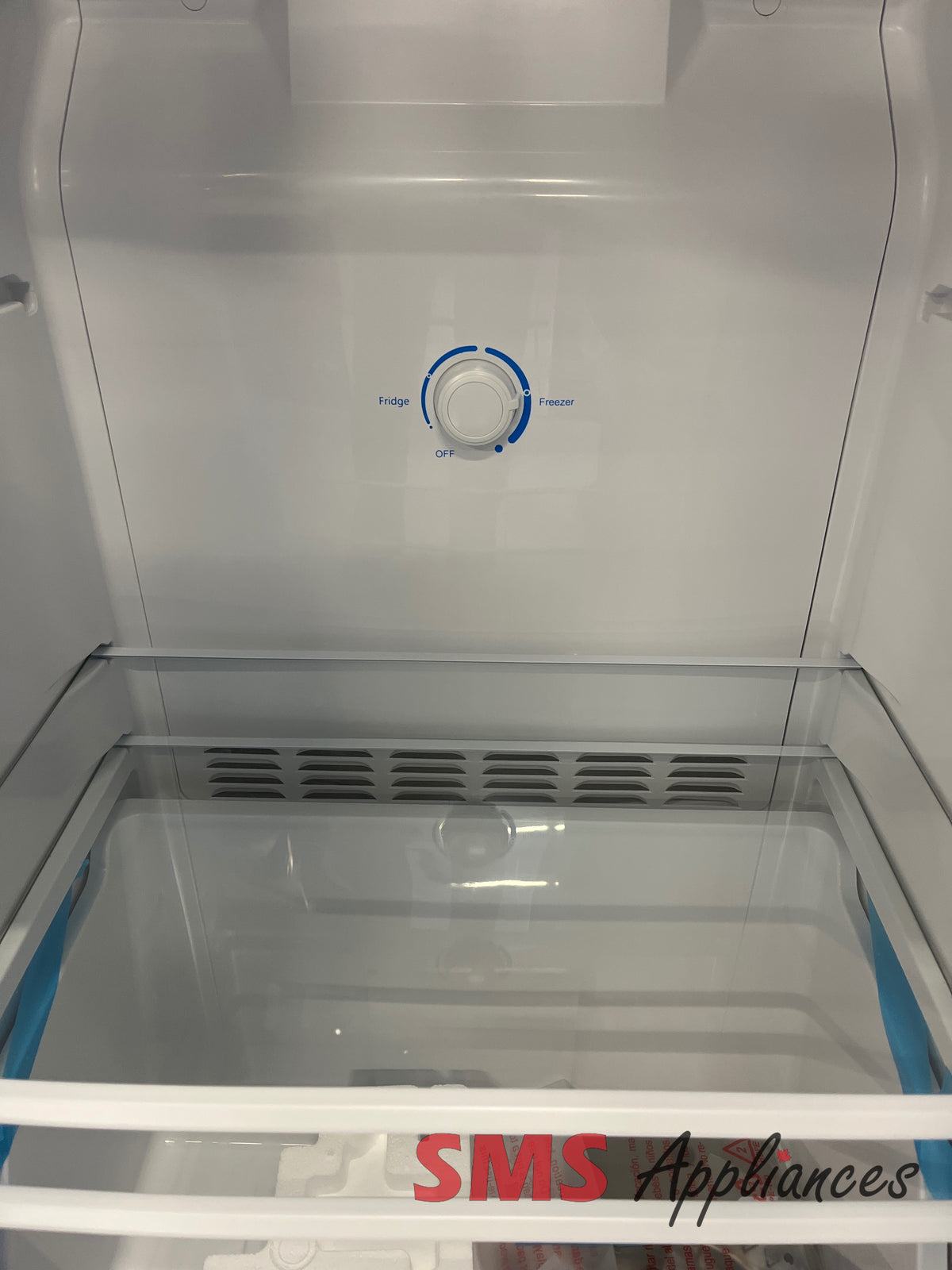 Open Box Freezers FFUE1626AV Frigidaire - Image 5