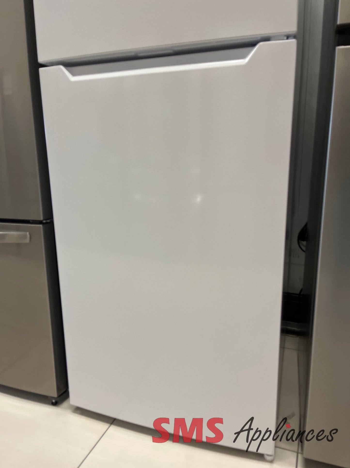 Open Box Fridges FFHT1822UW Frigidaire - Image 5
