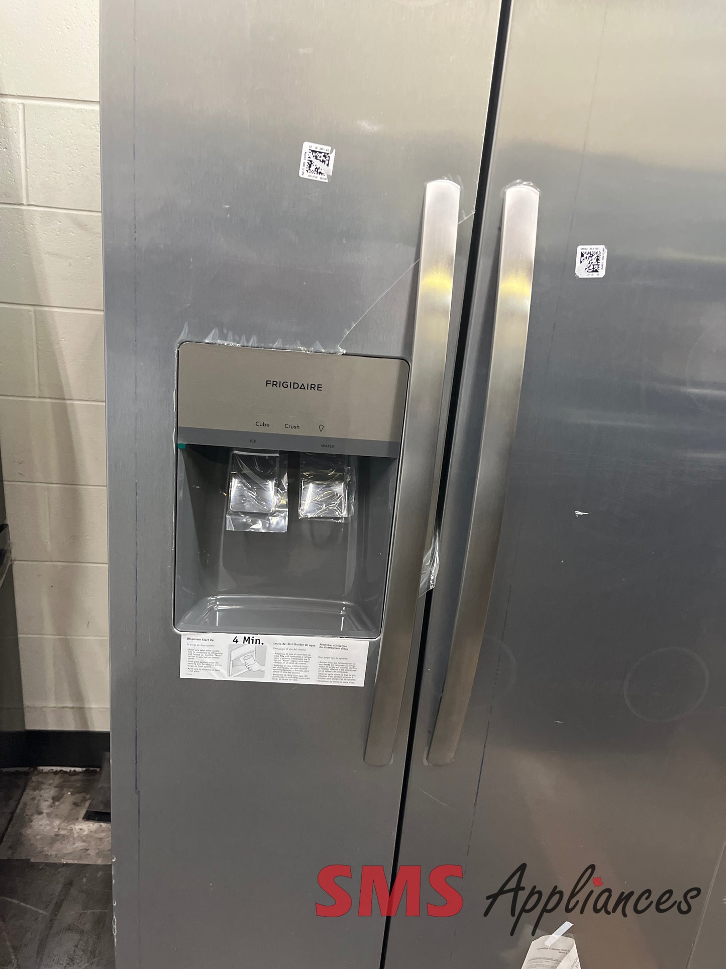 Open Box Fridges FRSS2323ASD Frigidaire - Image 3