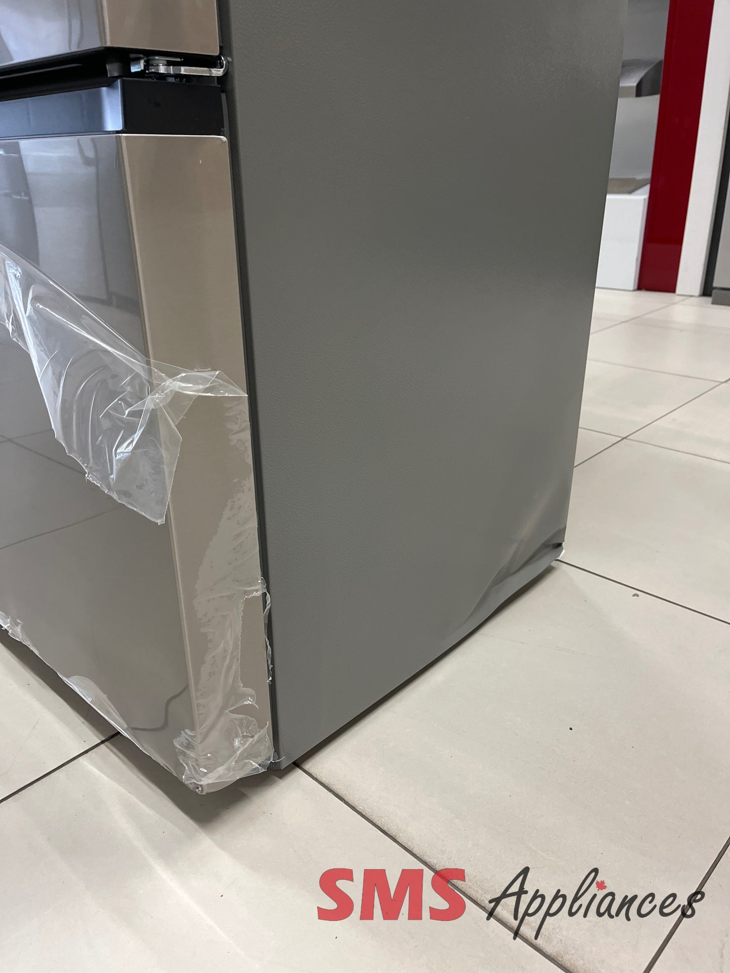 Open Box Fridges MRF2317AST Midea - Image 4