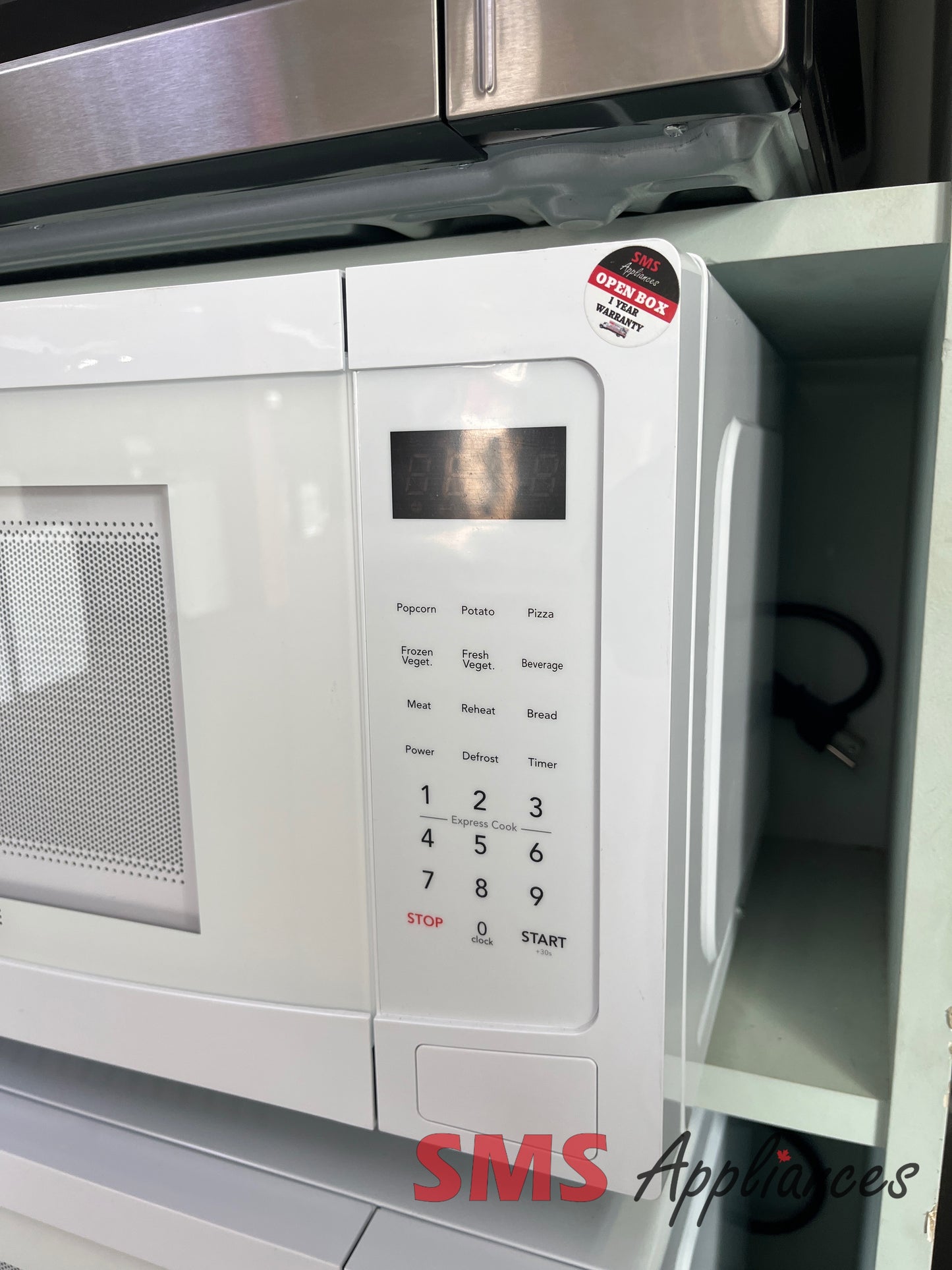 Open Box Microwaves EMW1132 WHITE Frigidaire - Image 3