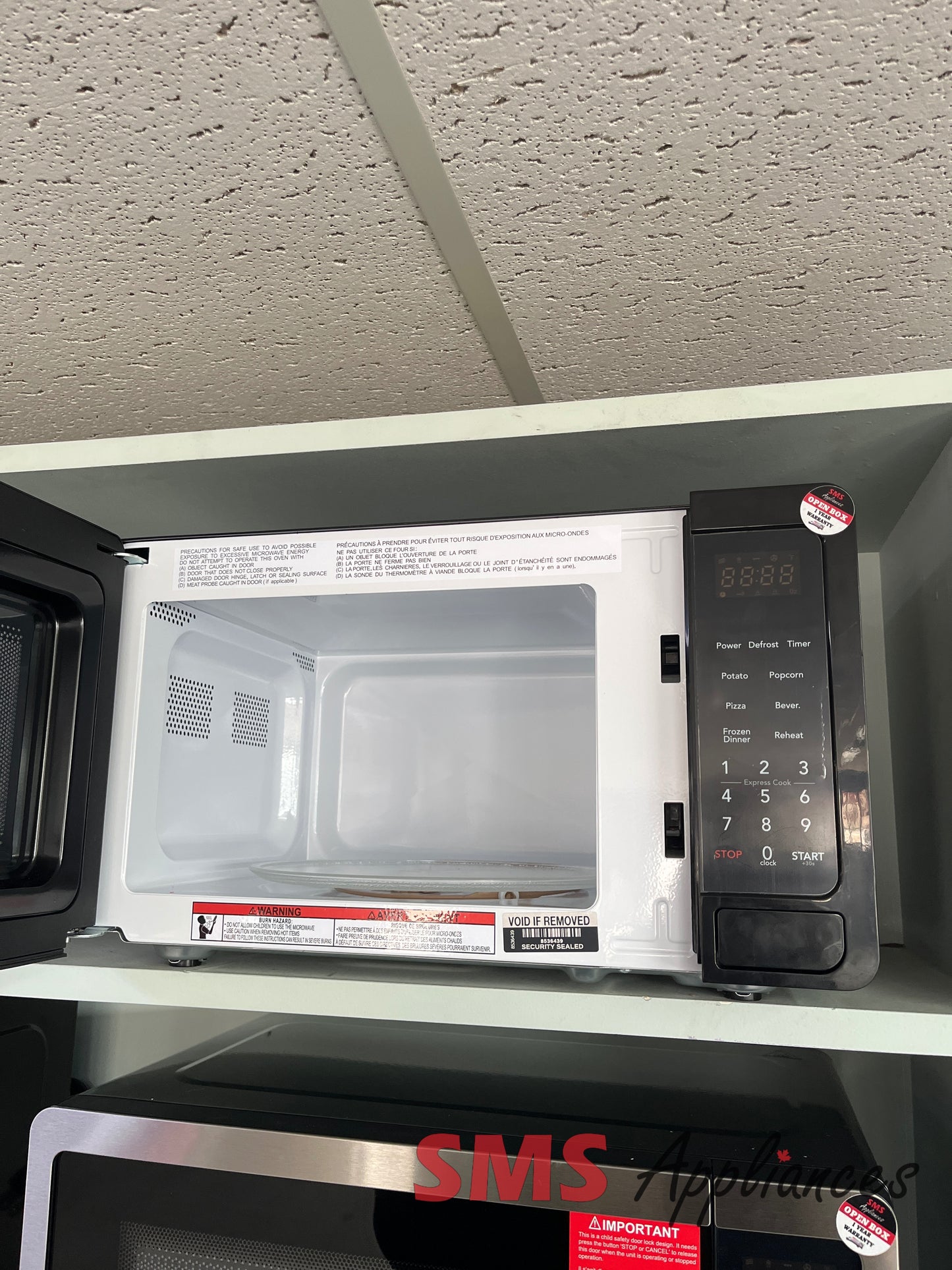 Open Box Microwaves EMW733 BLACK Frigidaire - Image 2