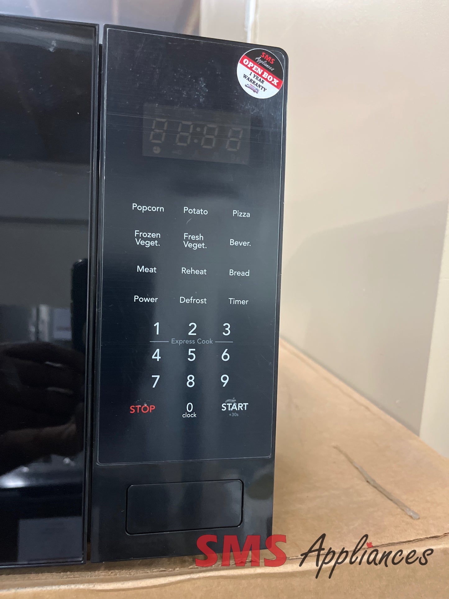 Open Box Microwaves EMW953 B BLACK Frigidaire - Image 3