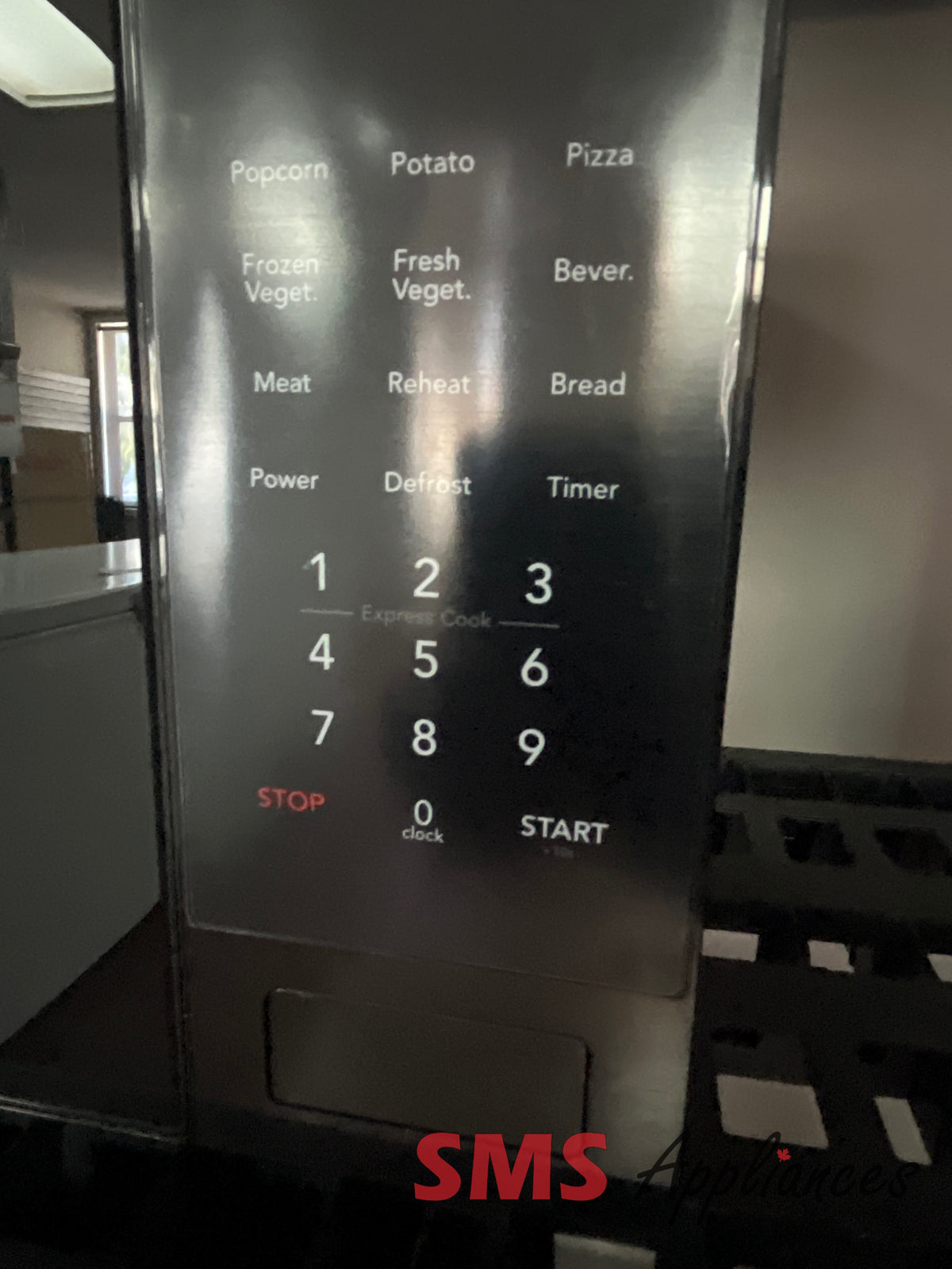Open Box Microwaves EMW953 Frigidaire - Image 3