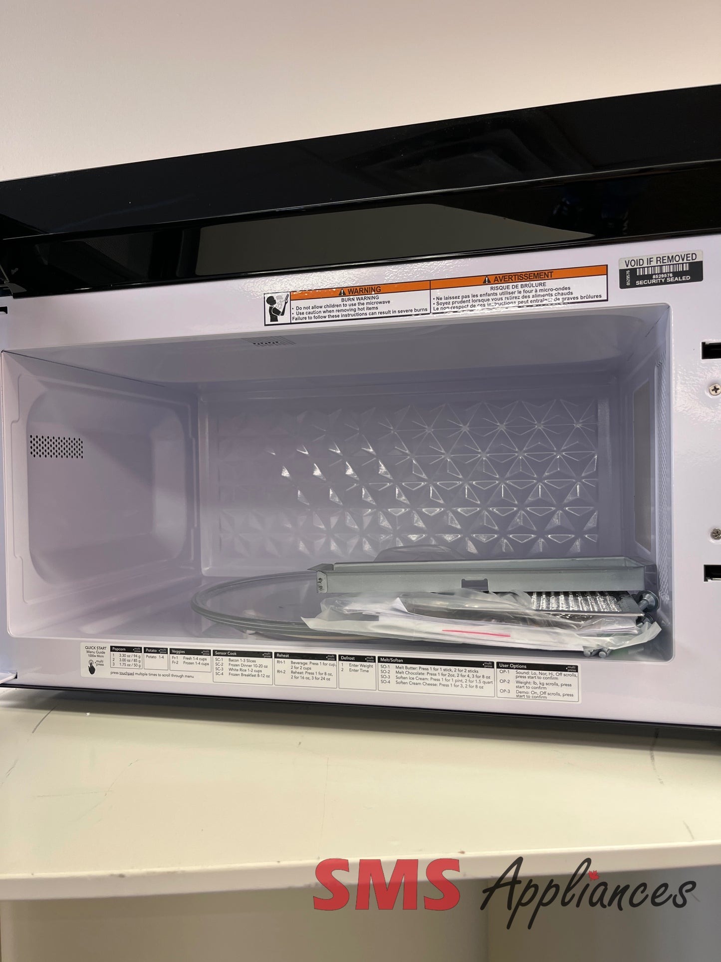 Open Box Microwaves FMOW1852AS Frigidaire - Image 2