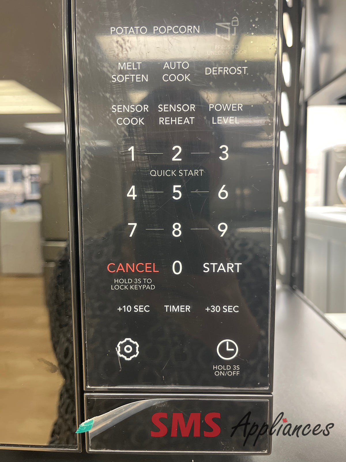 Open Box Microwaves PMBS3080BFA Frigidaire - Image 3