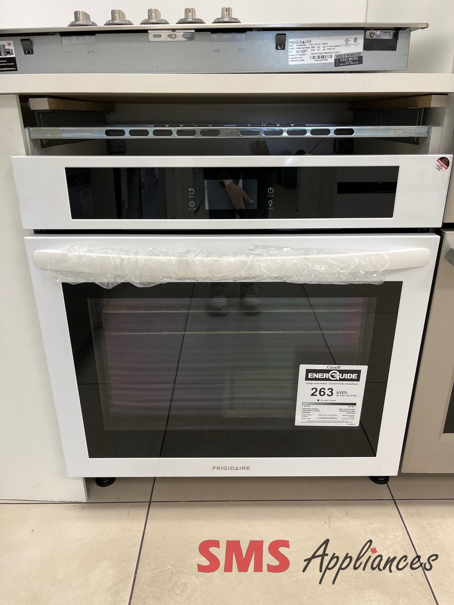 Open Box Wall Ovens FCWS3027AW Frigidaire - Image 4