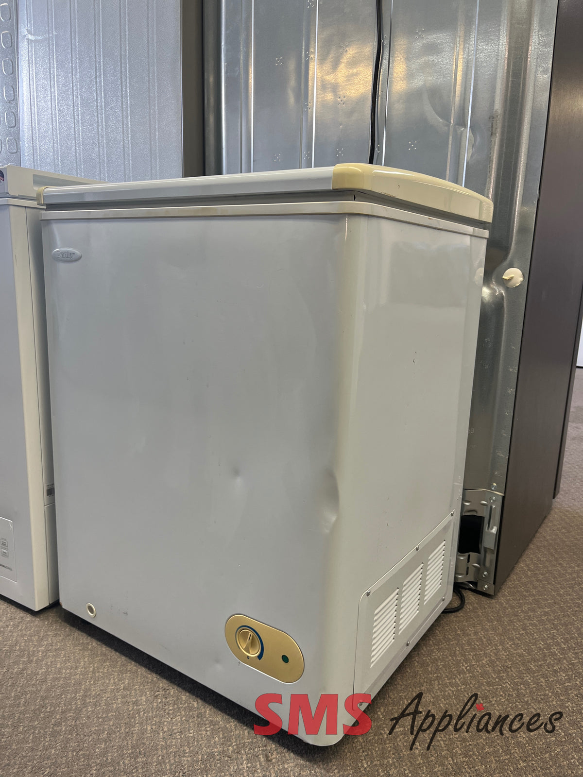 Refurbished Freezers DCF401W Danby - Image 3