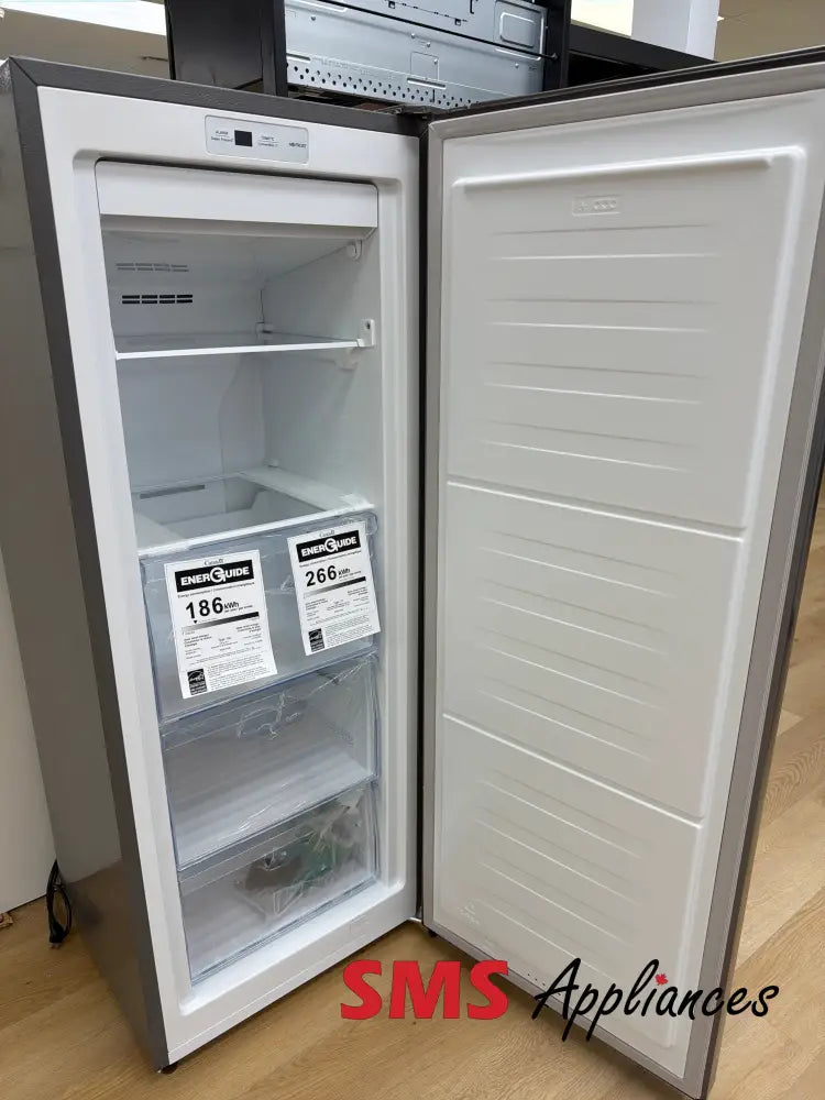 Open Box – 22’’ Freezer Hisense FV06C7ASE