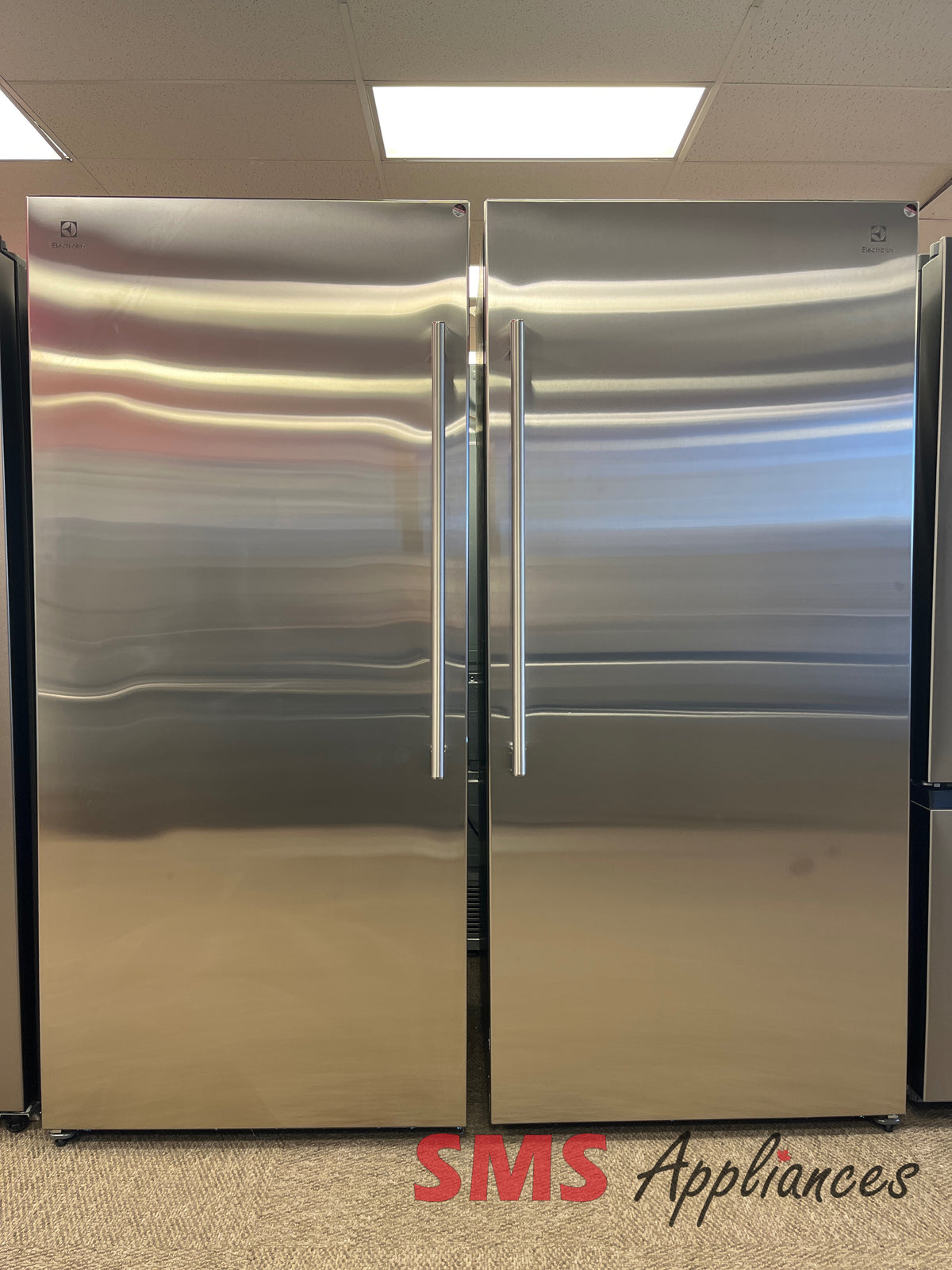 Open Box Fridges EI33AR80WS/EI33AF80WS Electrolux - Image 1
