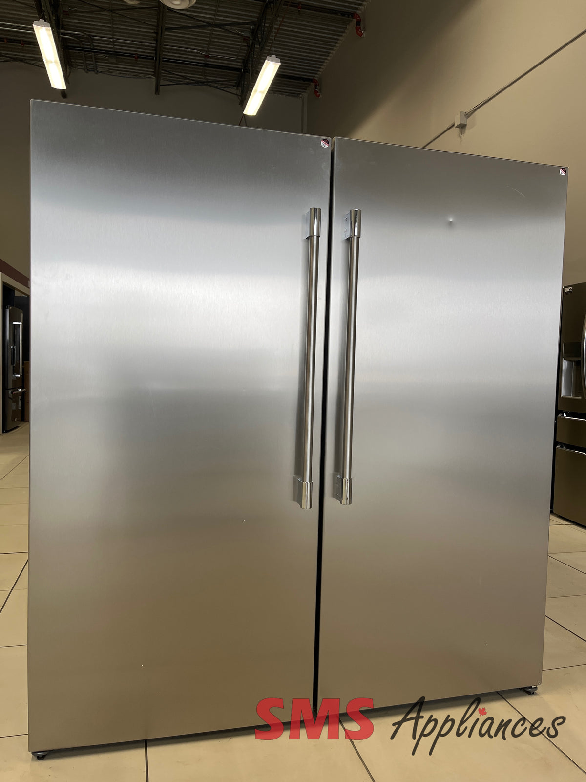 Open Box Fridges FPRU19F8WFD/FPFU19F8WFE Frigidaire - Image 1