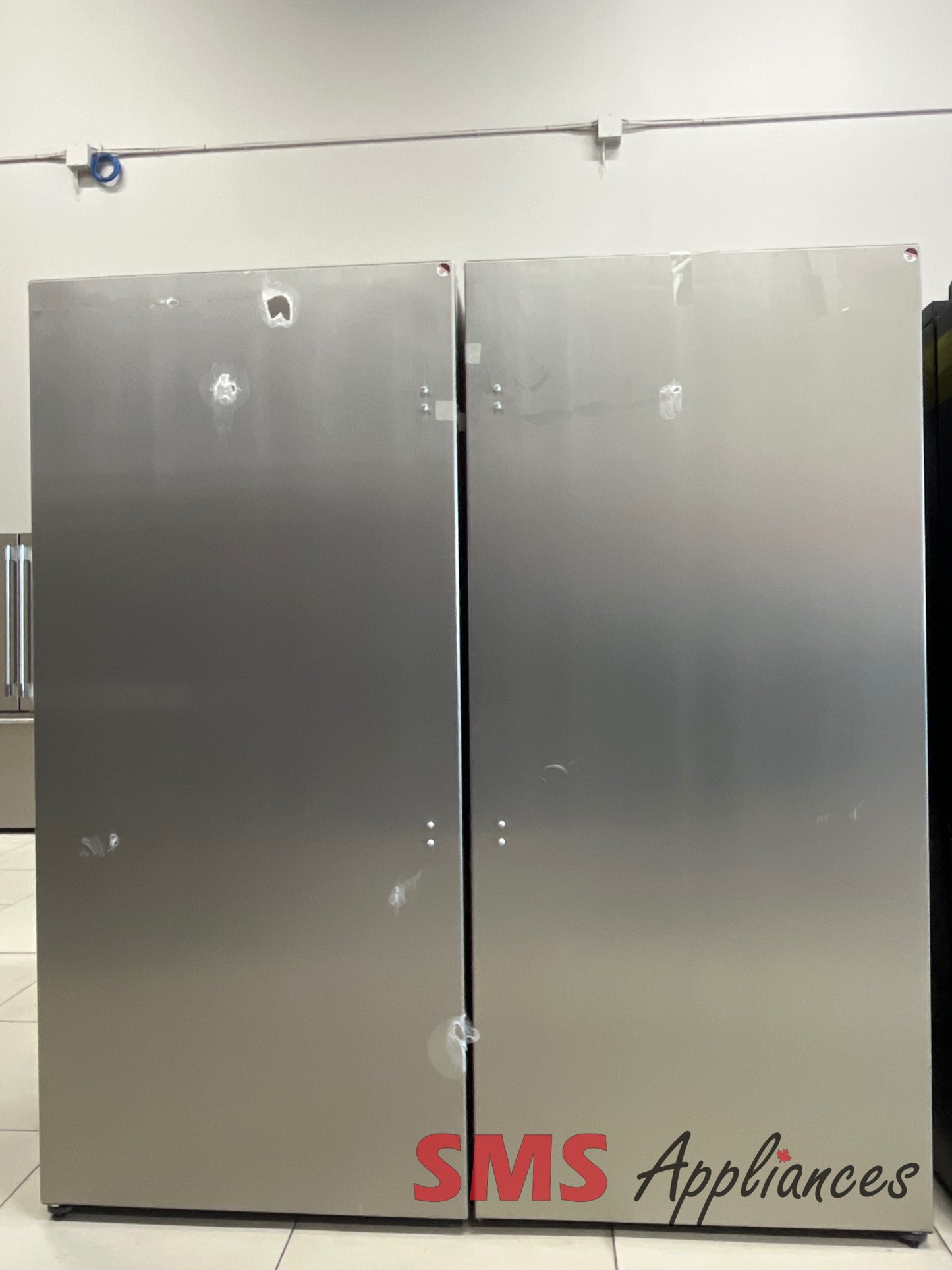 Open Box Fridges FPRU19F8WFD/FPFU19F8WFF Frigidaire - Image 1