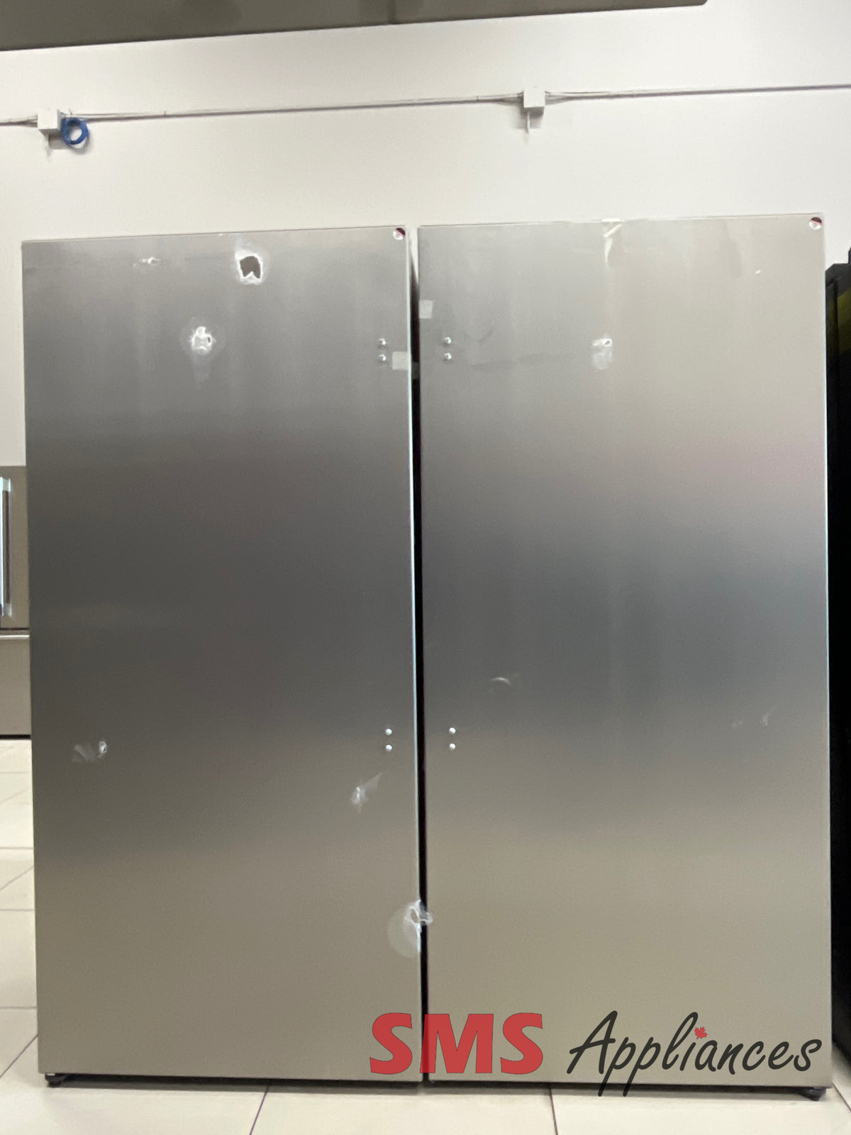 Open Box Fridges FPRU19F8WFD/FPFU19F8WFF Frigidaire - Image 2