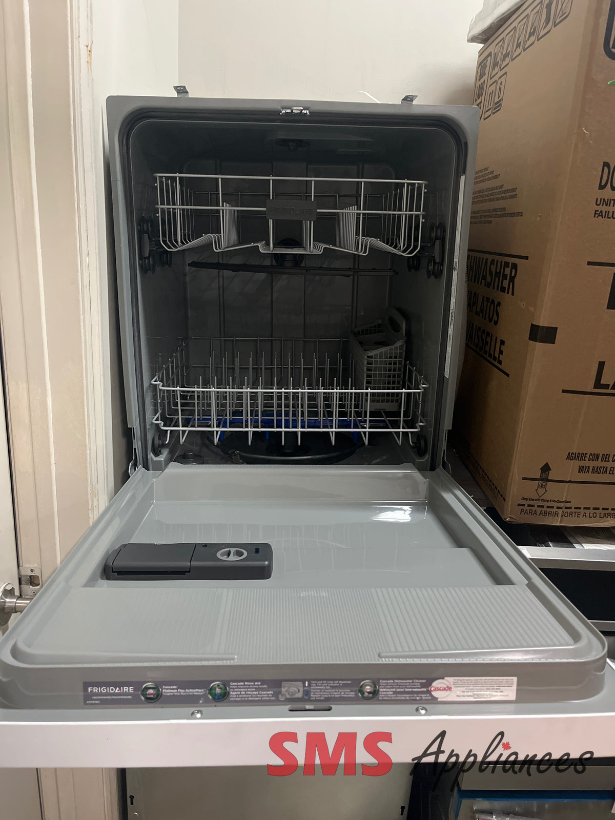Open Box Dishwashers FDPC4221AW Frigidaire - Image 2