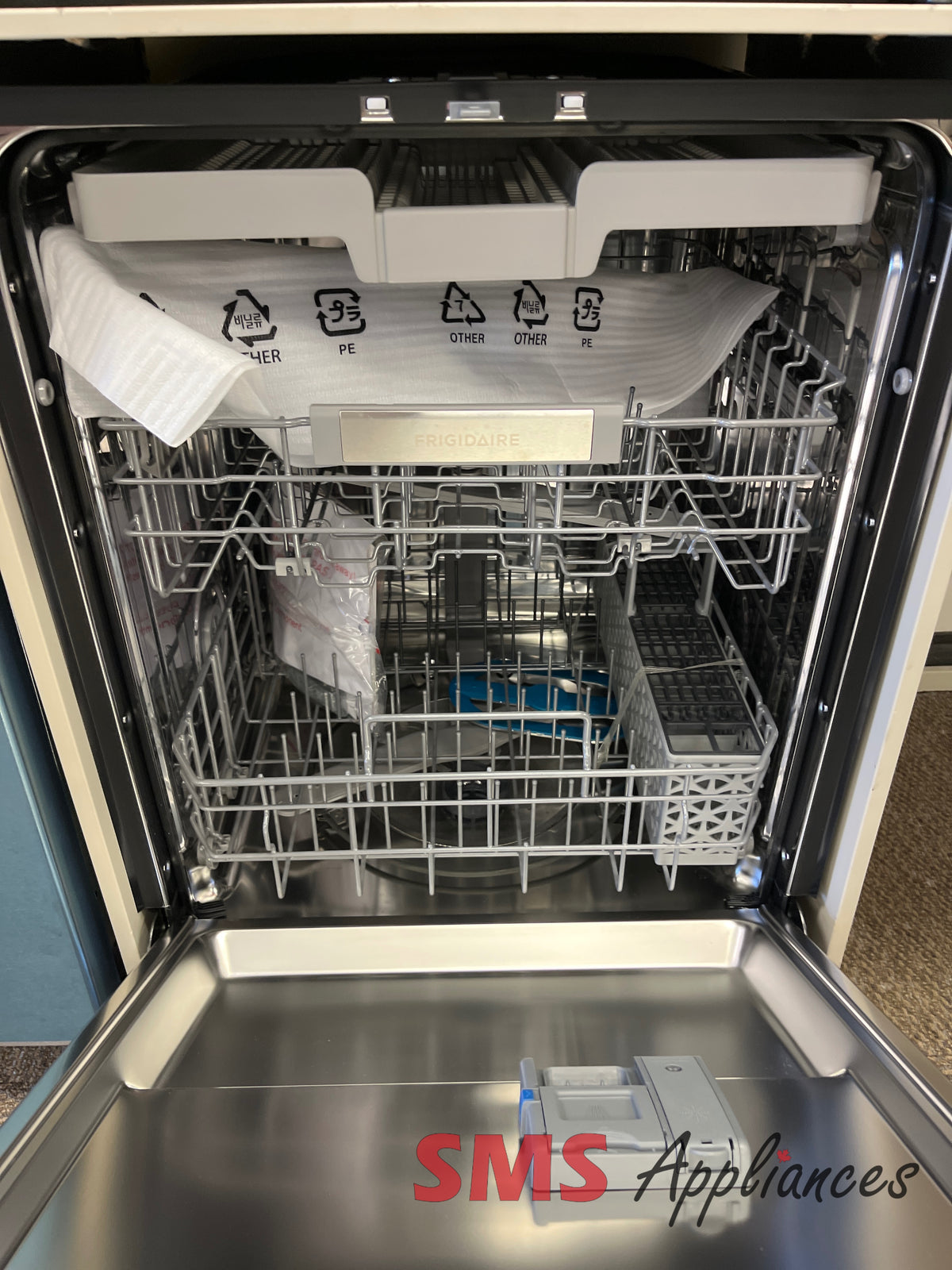 Open Box Dishwashers FDSH4502BF Frigidaire - Image 2