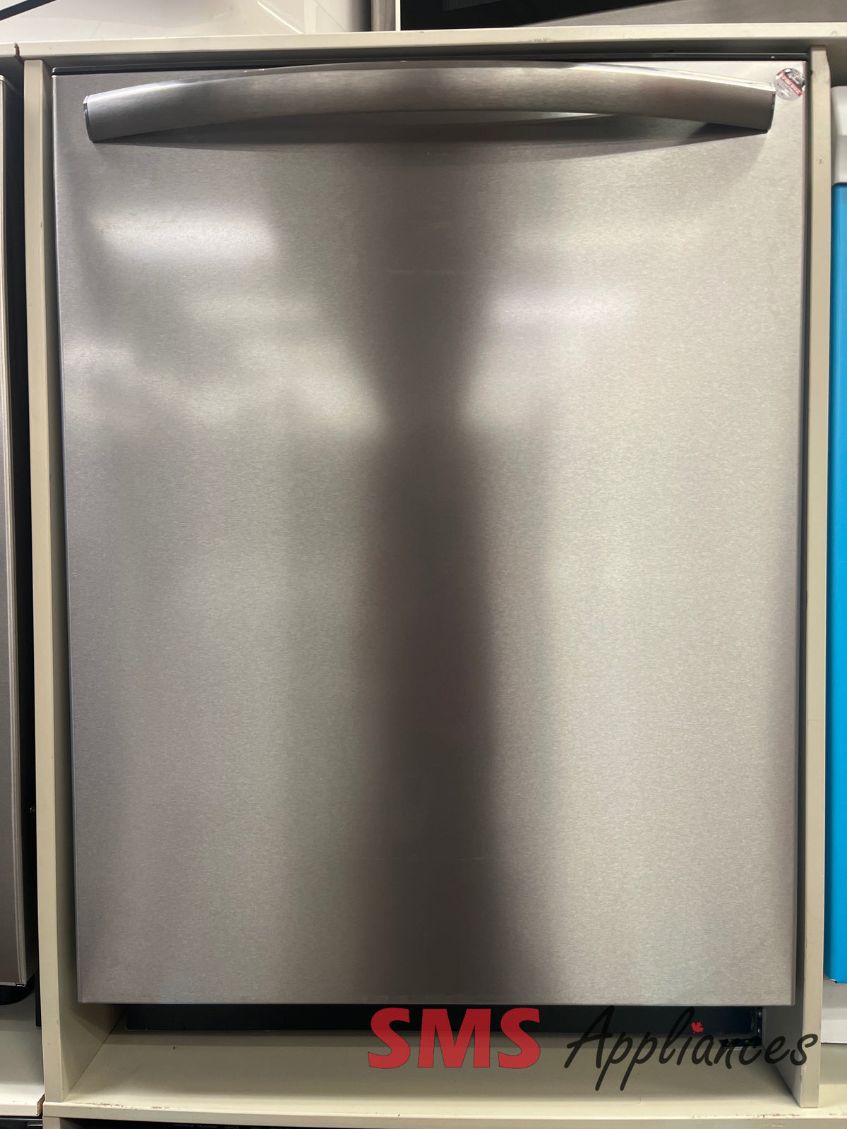 Open Box Dishwashers GDSH4715AF Frigidaire - Image 1