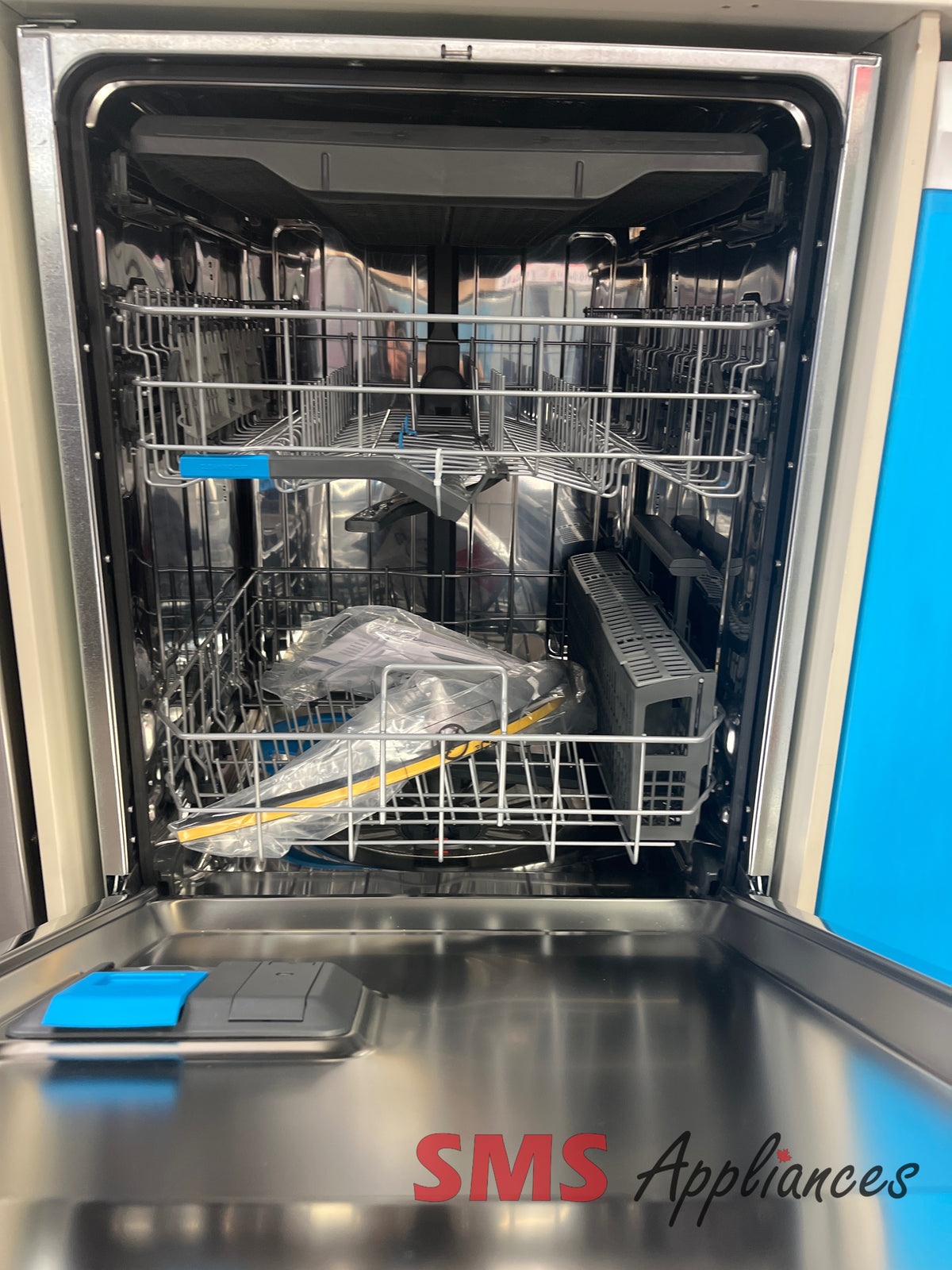 Open Box Dishwashers GDSH4715AF Frigidaire - Image 2