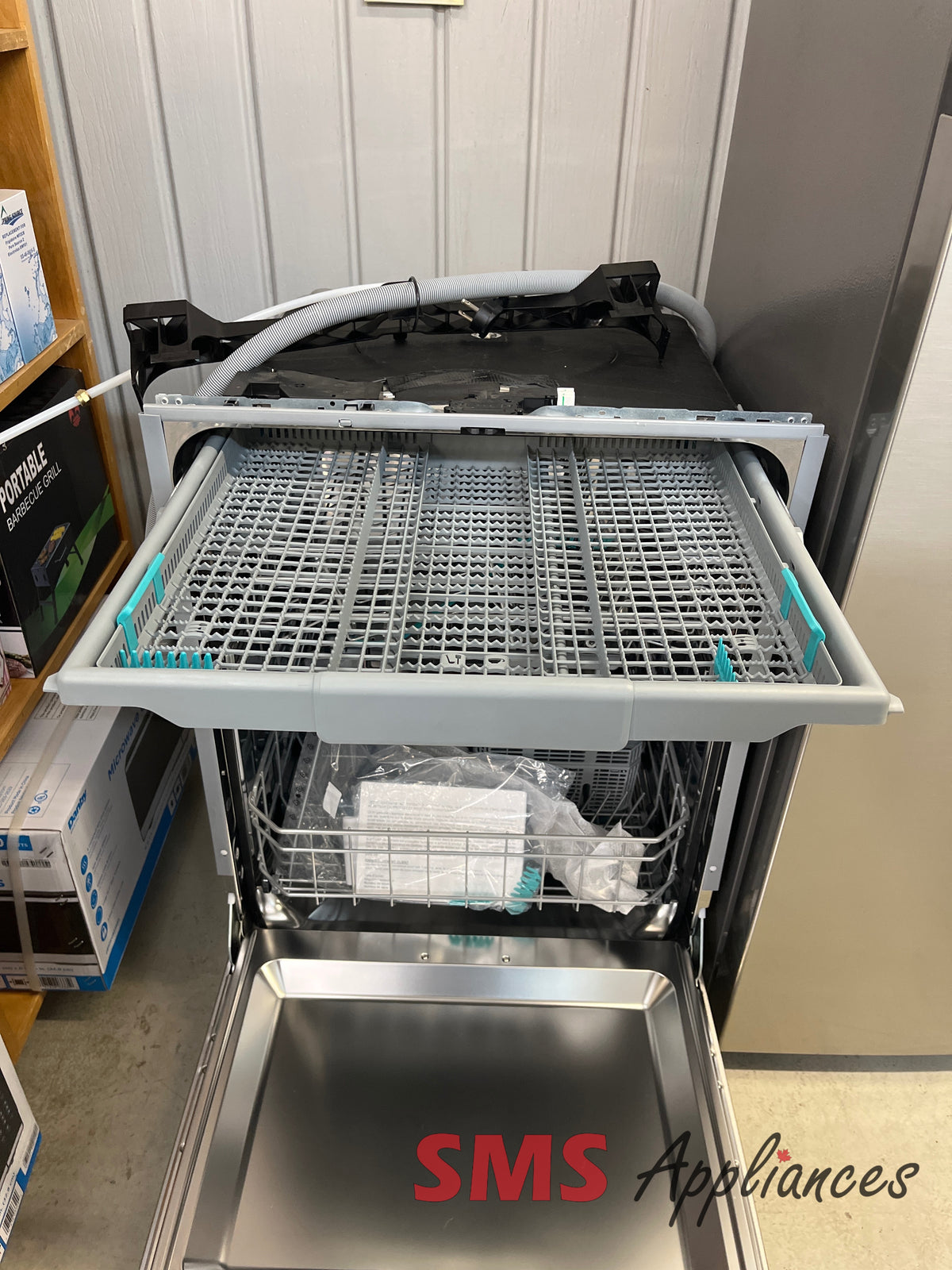 Open Box Dishwashers HUI66360XCUS Hisense - Image 3
