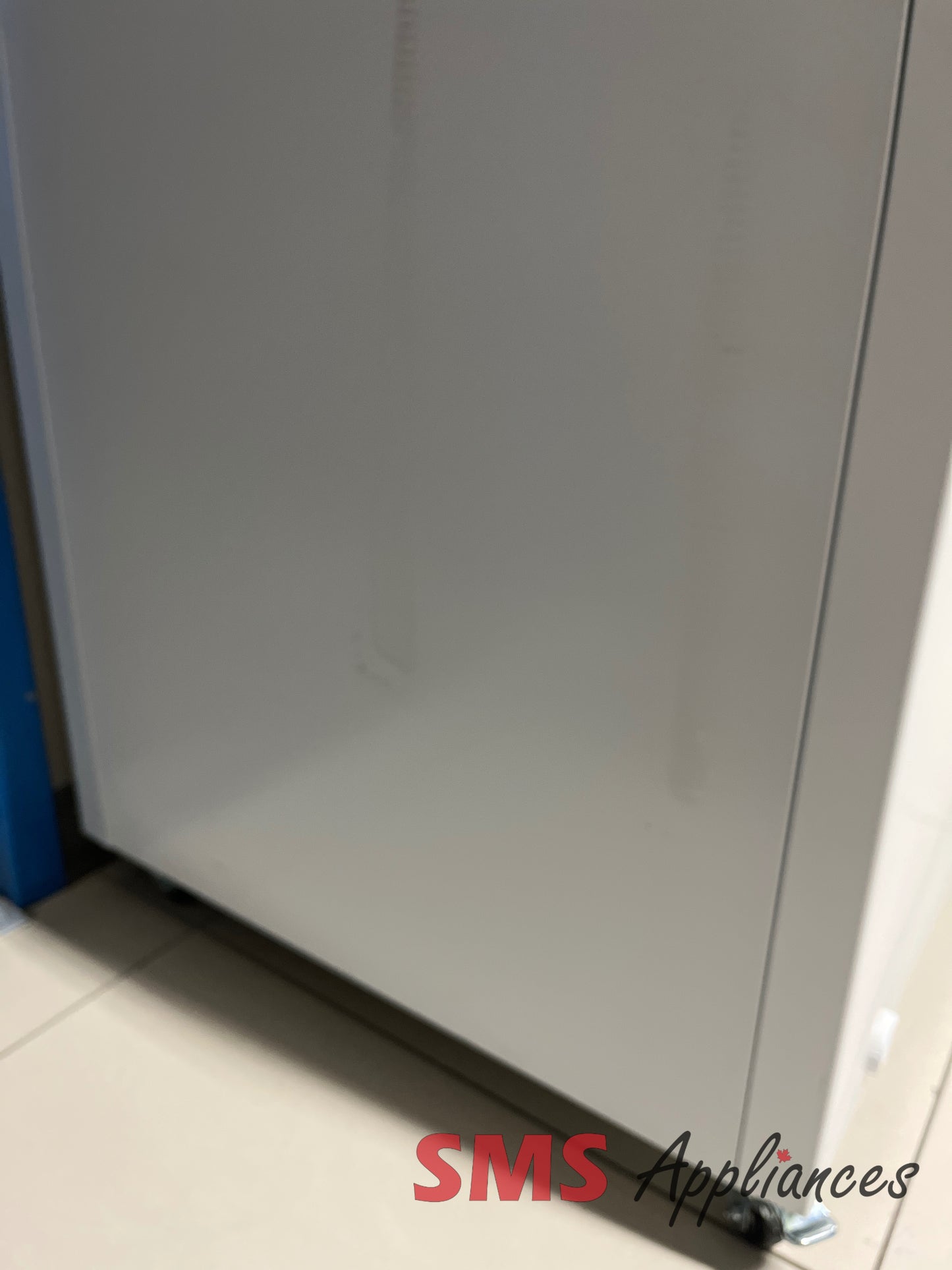 Open Box Freezers FFCL2562AW Frigidaire - Image 3