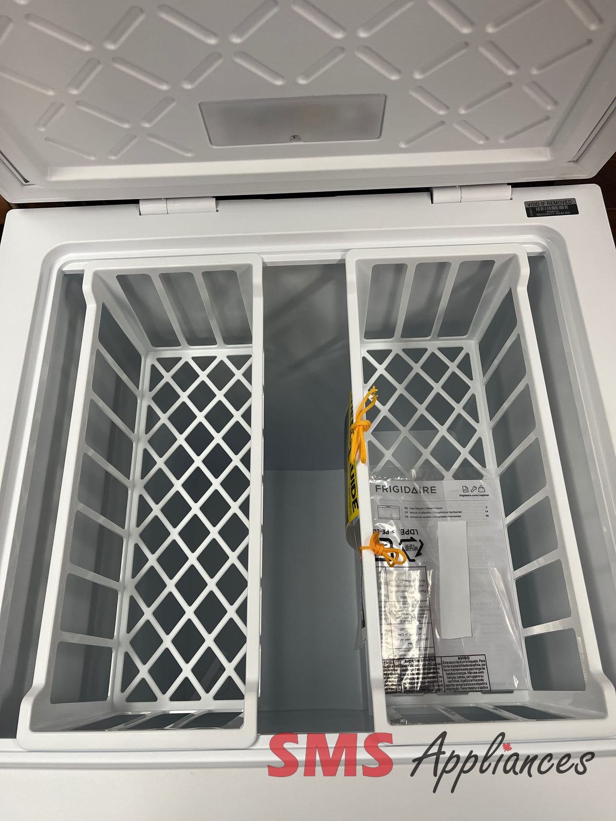 Open Box Freezers FFCS0562AW Frigidaire - Image 2