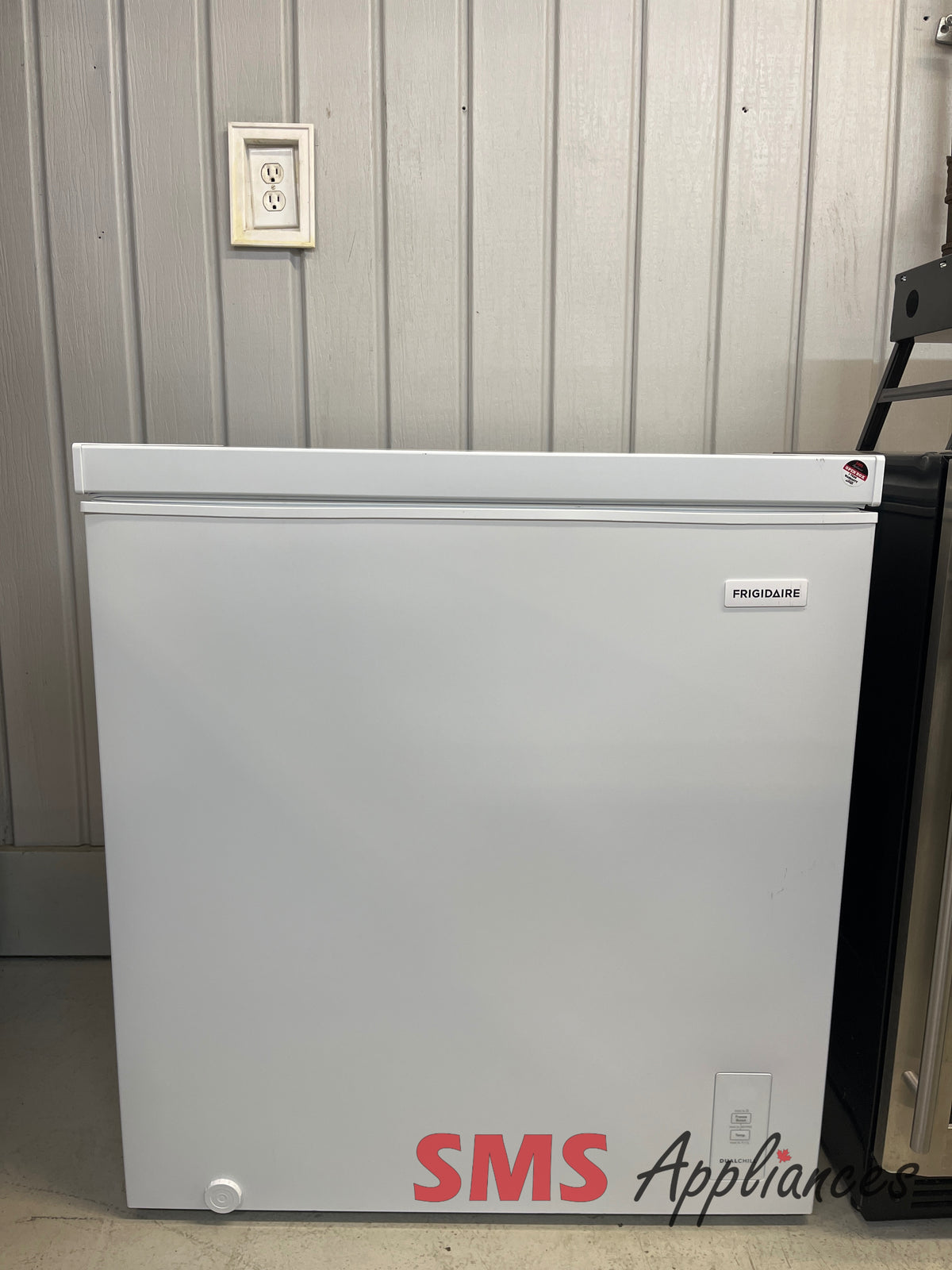 Open Box Freezers FFCS0762AW Frigidaire - Image 1