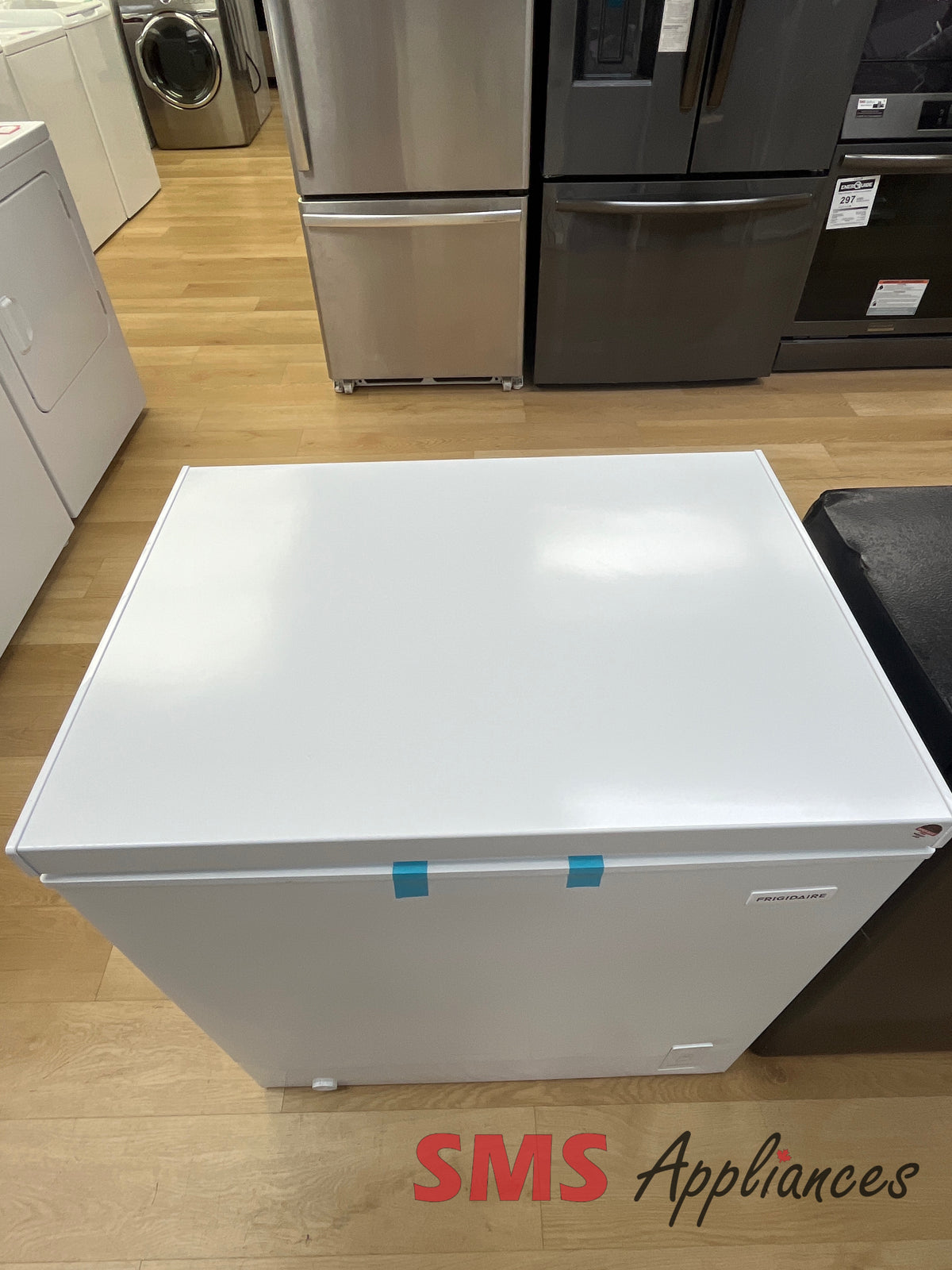 Open Box Freezers FFCS0762AW Frigidaire - Image 2