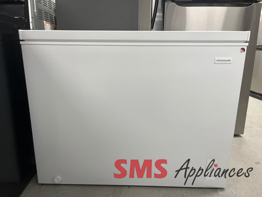 Open Box Freezers FFCS1062AW Frigidaire - Image 1