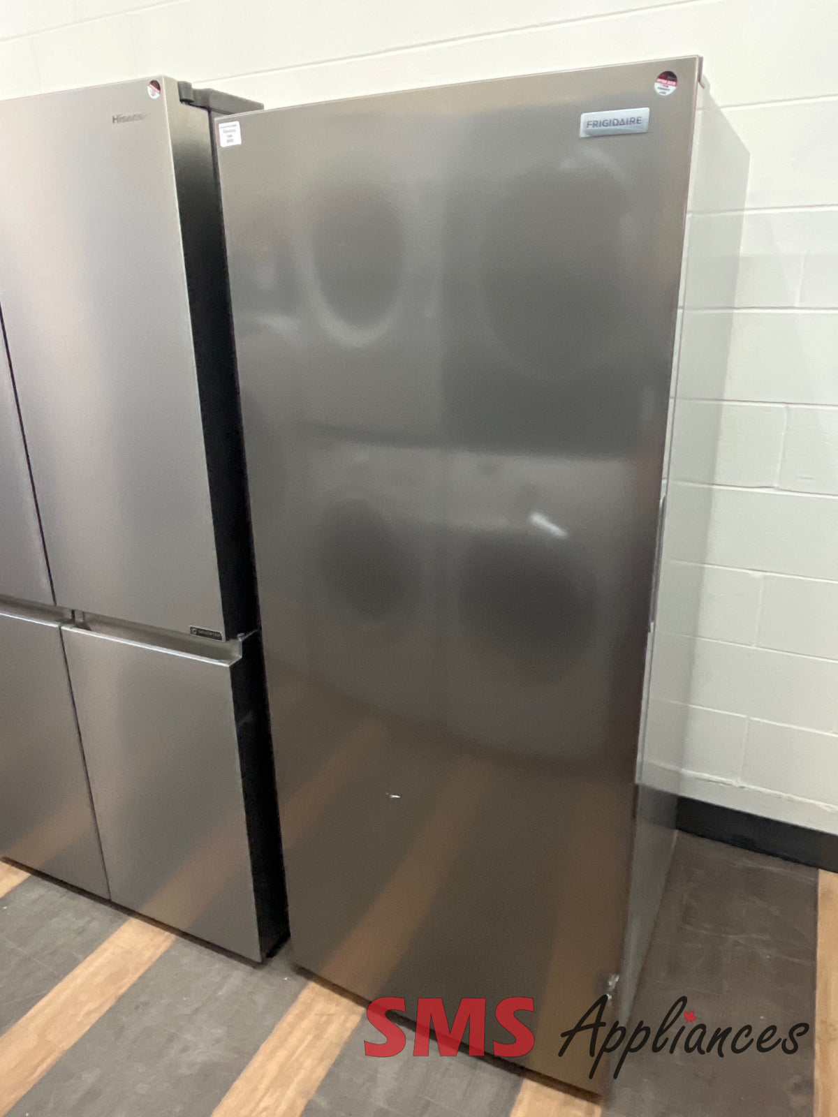 Open Box Freezers FFFU16F2VV Frigidaire - Image 1