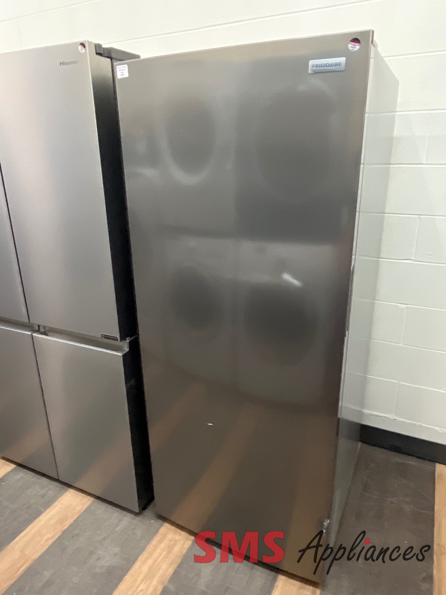 Open Box Freezers FFFU16F2VV Frigidaire - Image 1
