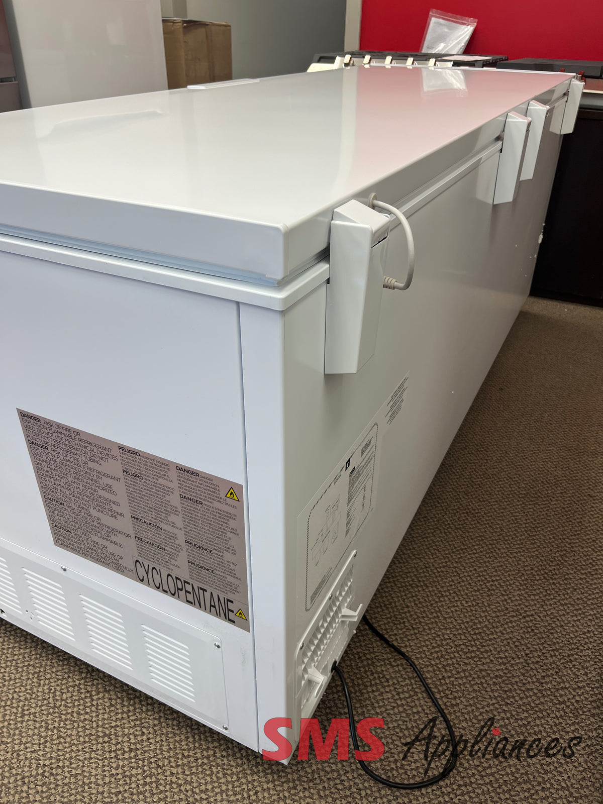 Open Box Freezers FFLC2542AW Frigidaire - Image 4