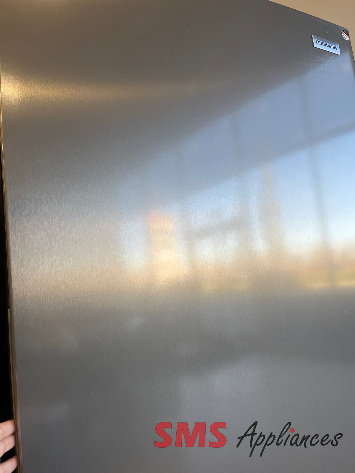 Open Box Freezers FFUE1626AV Frigidaire - Image 3