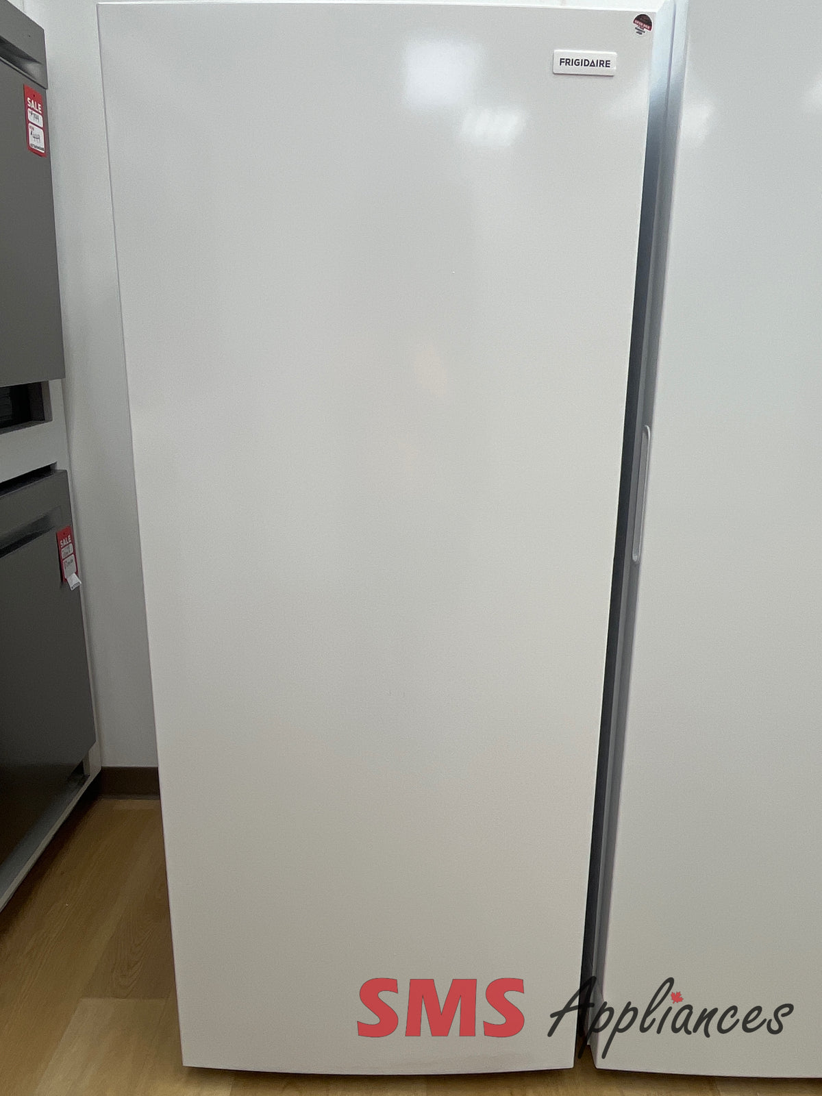 Open Box Freezers FFUE1626AW Frigidaire - Image 1