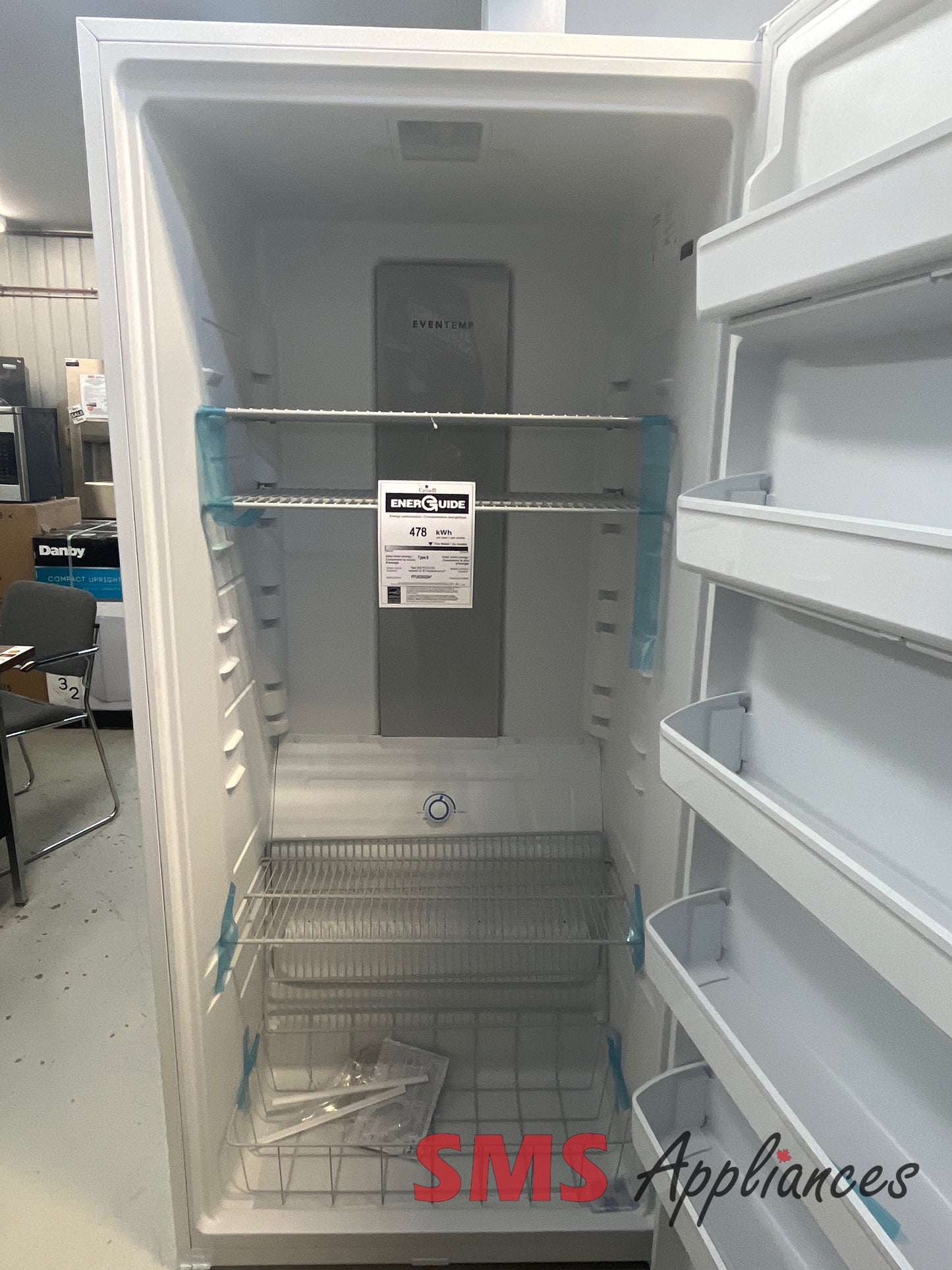 Open Box Freezers FFUE2022A Frigidaire - Image 3