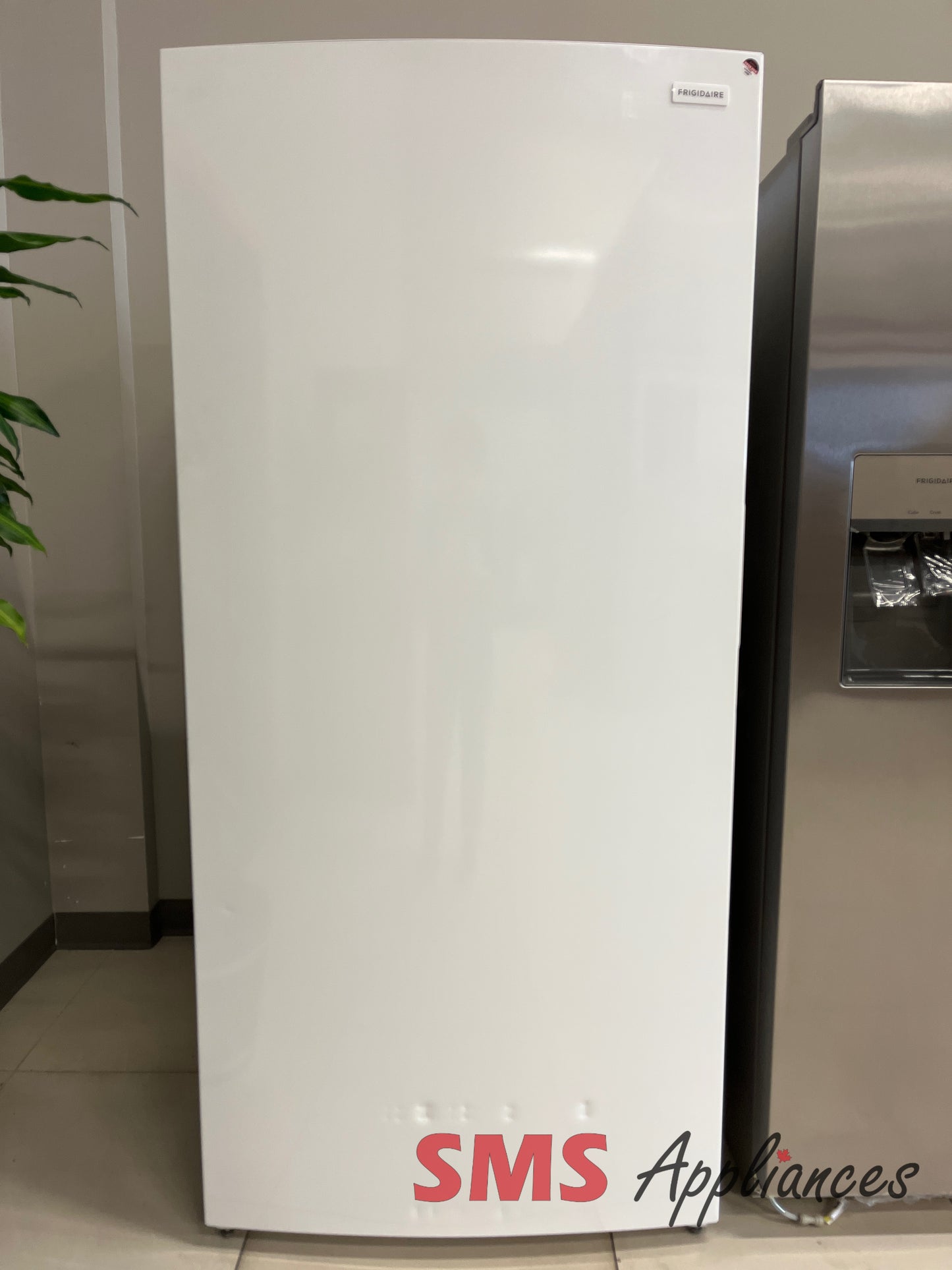 Open Box Freezers FFUE2022AW Frigidaire - Image 1