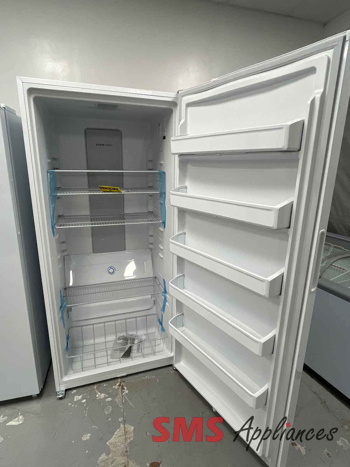 Open Box Freezers FFUE2022AWW Frigidaire - Image 2