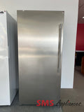 Open Box Freezers FPFU19F8WF Frigidaire - Image 1