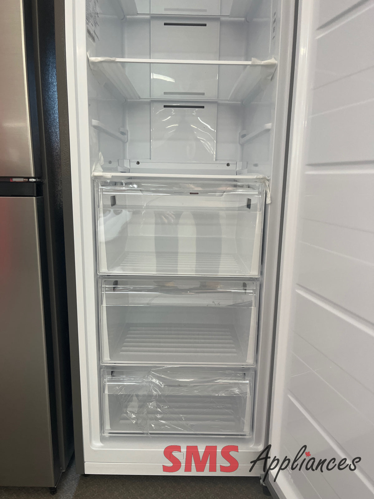 Open Box Freezers HFU101N1AVE Hisense - Image 3