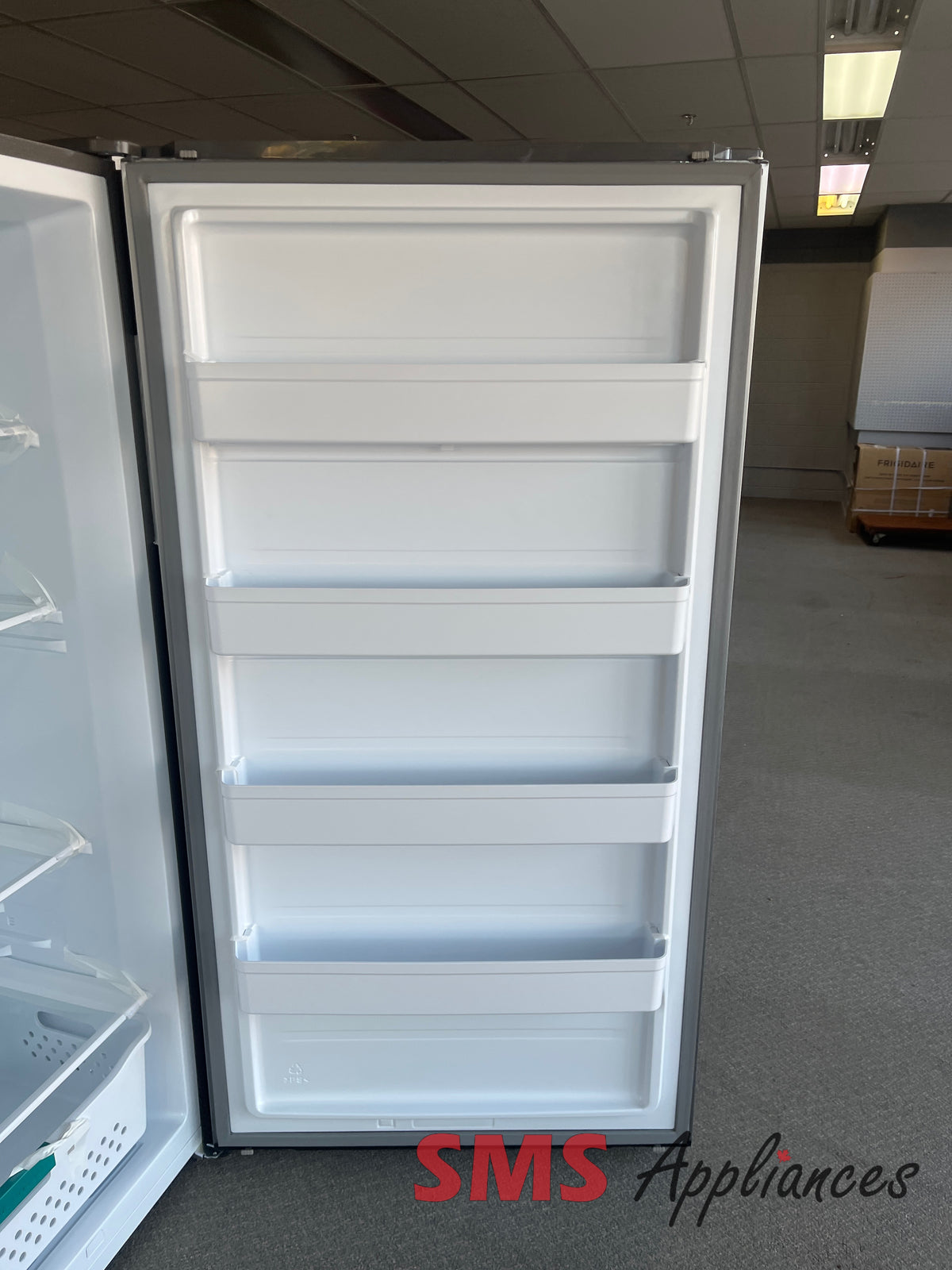 Open Box Freezers HFU171N1AVE Hisense - Image 4