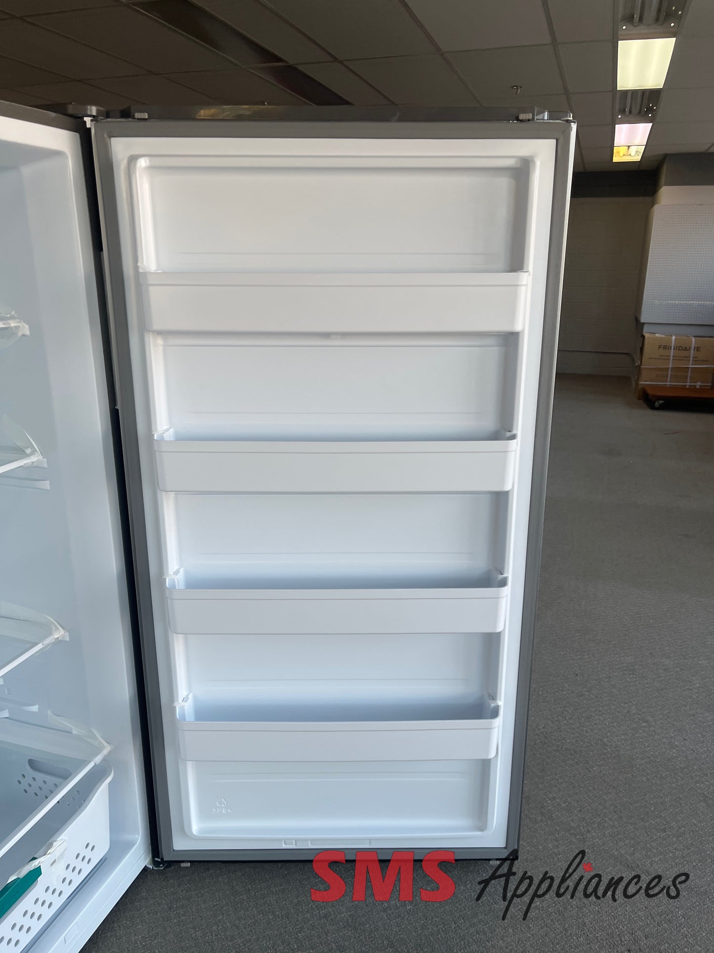 Open Box Freezers HFU171N1AVE Hisense - Image 4