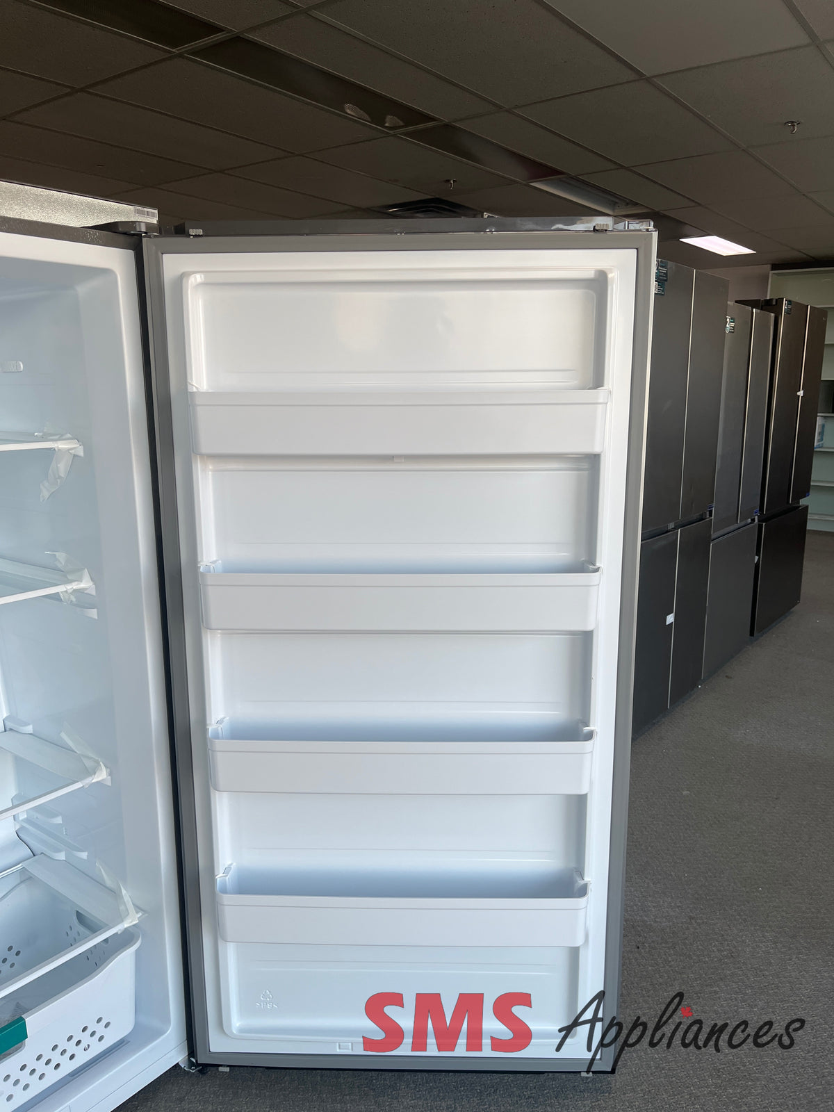 Open Box Freezers HFU171N1AVE Hisense - Image 4