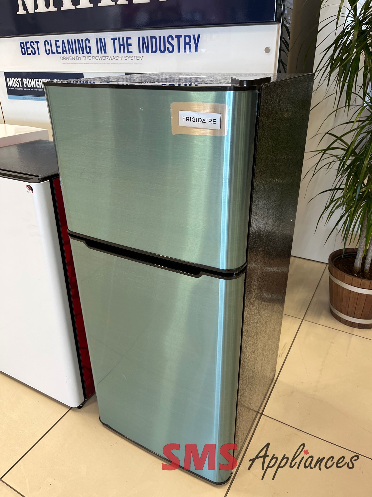 Open Box Fridges EFR463 Frigidaire - Image 5