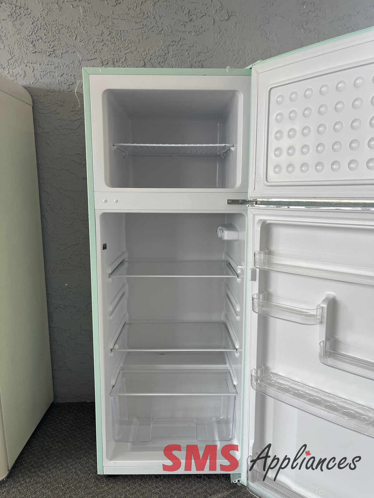 Open Box Fridges EFR753 MINT 6COM Frigidaire - Image 3
