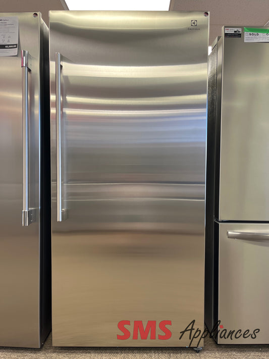 Open Box Fridges EI33AR80WS Electrolux - Image 1
