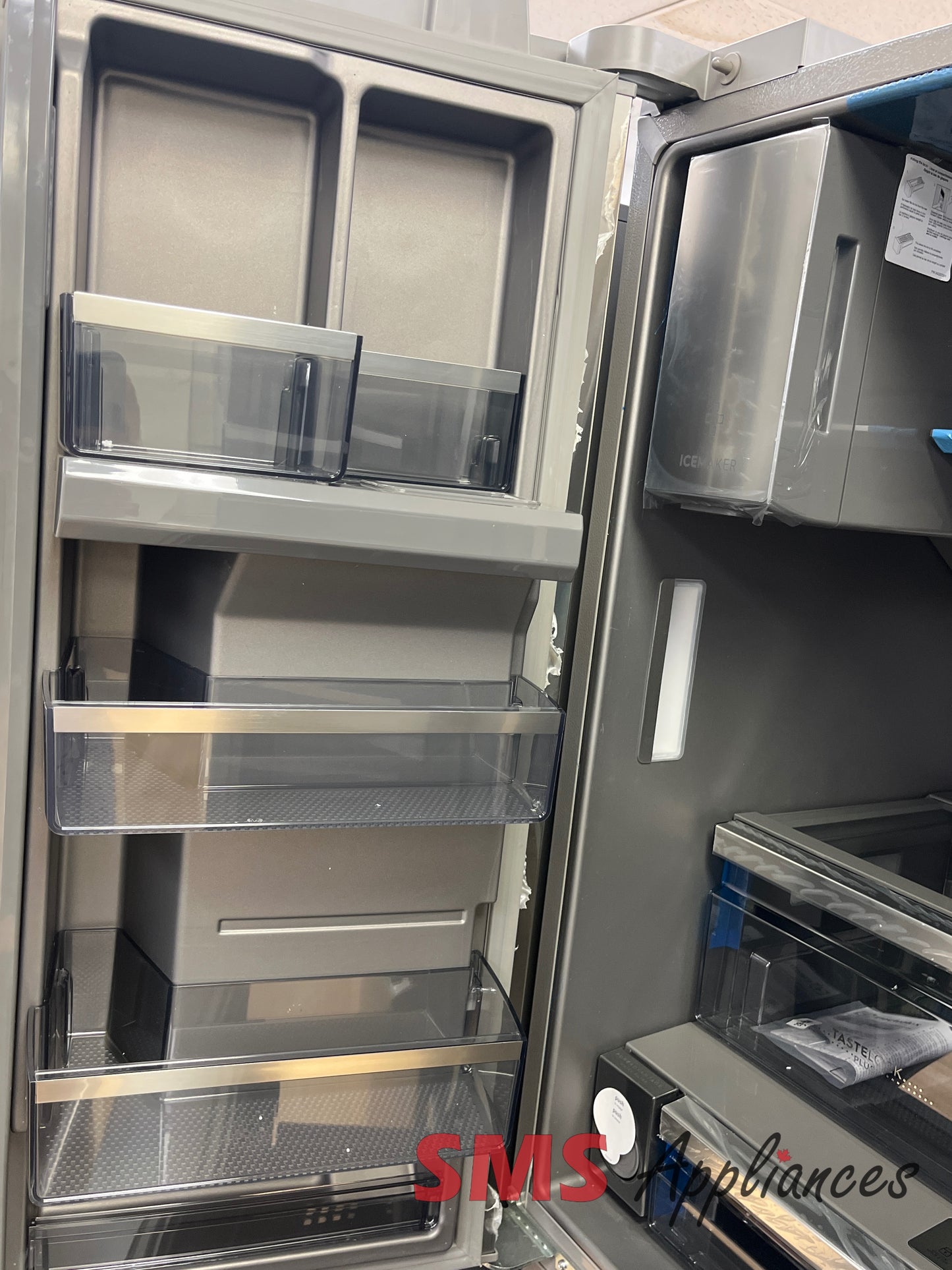 Open Box Fridges ERFC2393AS Electrolux - Image 5