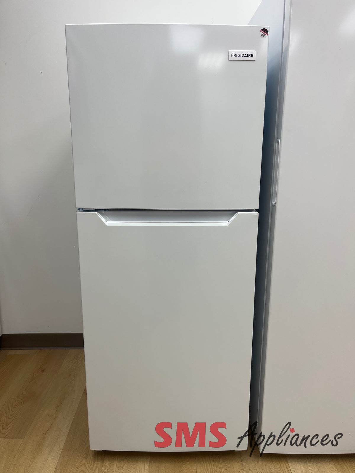 Open Box Fridges FFET1022UW Frigidaire - Image 1