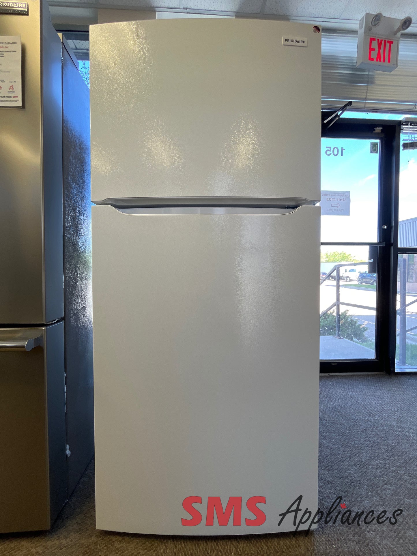 Open Box Fridges FFHT1814YW Frigidaire - Image 1