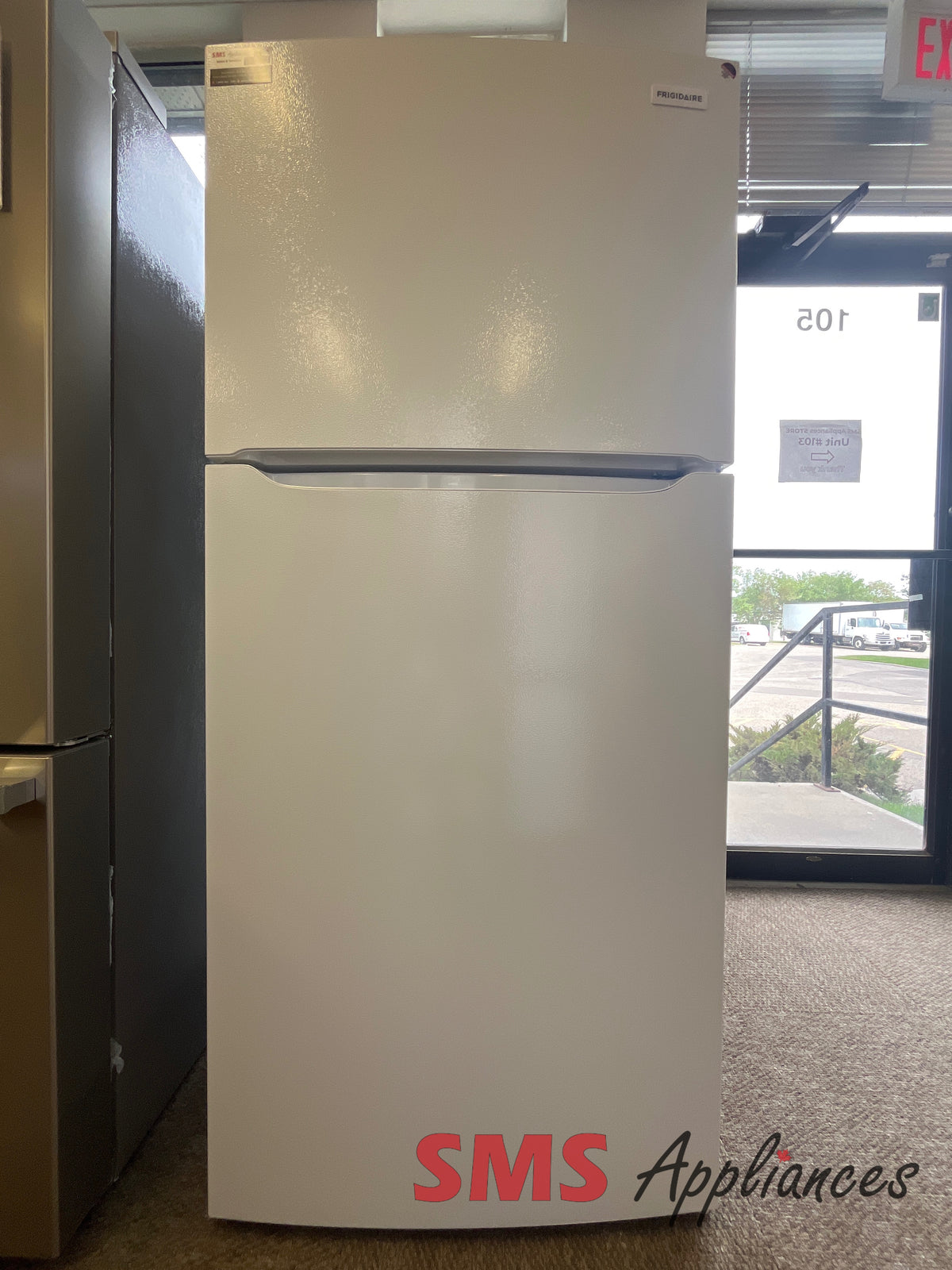 Open Box Fridges FFHT1814YW Frigidaire - Image 1