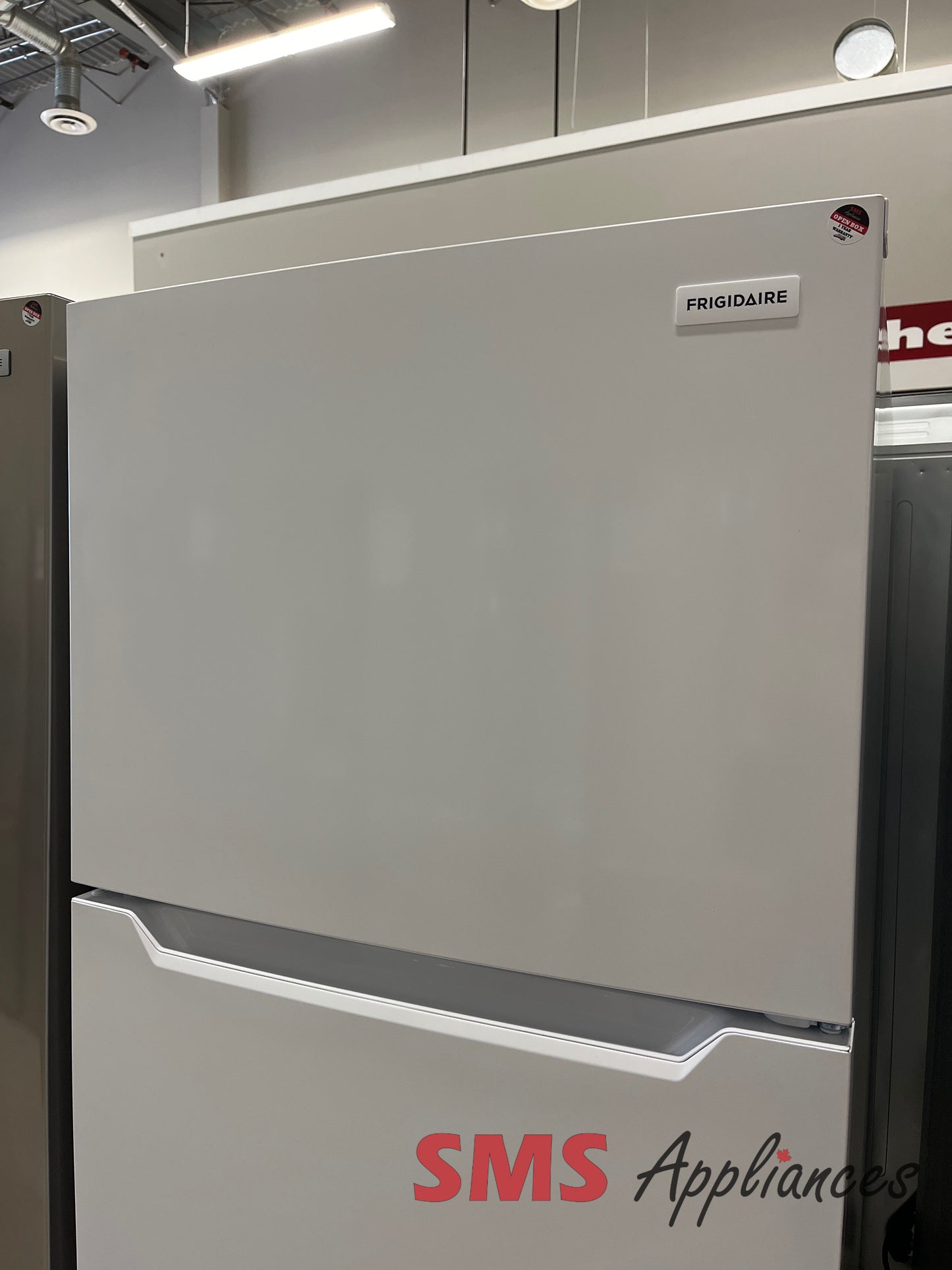 Open Box Fridges FFHT1822UW Frigidaire - Image 4